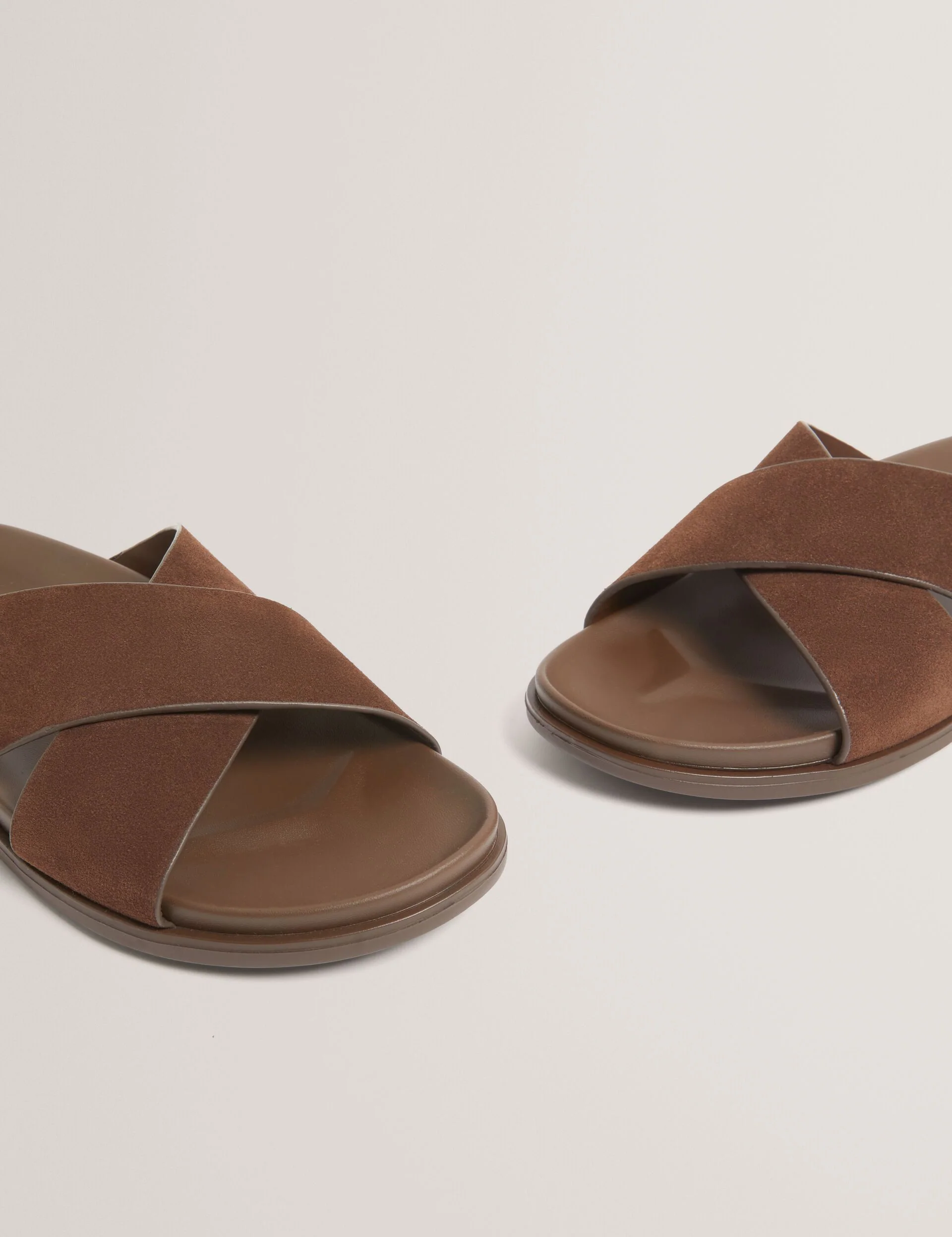 TEVIIN | CHOCOLATE
