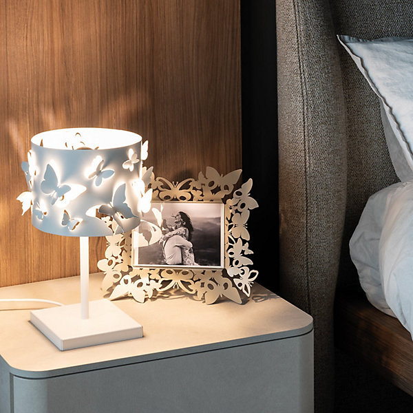 Lampe de table Farfallosa 20x20x37,2 cm en fer perforé avec papillons en relief Effet lumineux Douille E27 Made in Italy Mulberry