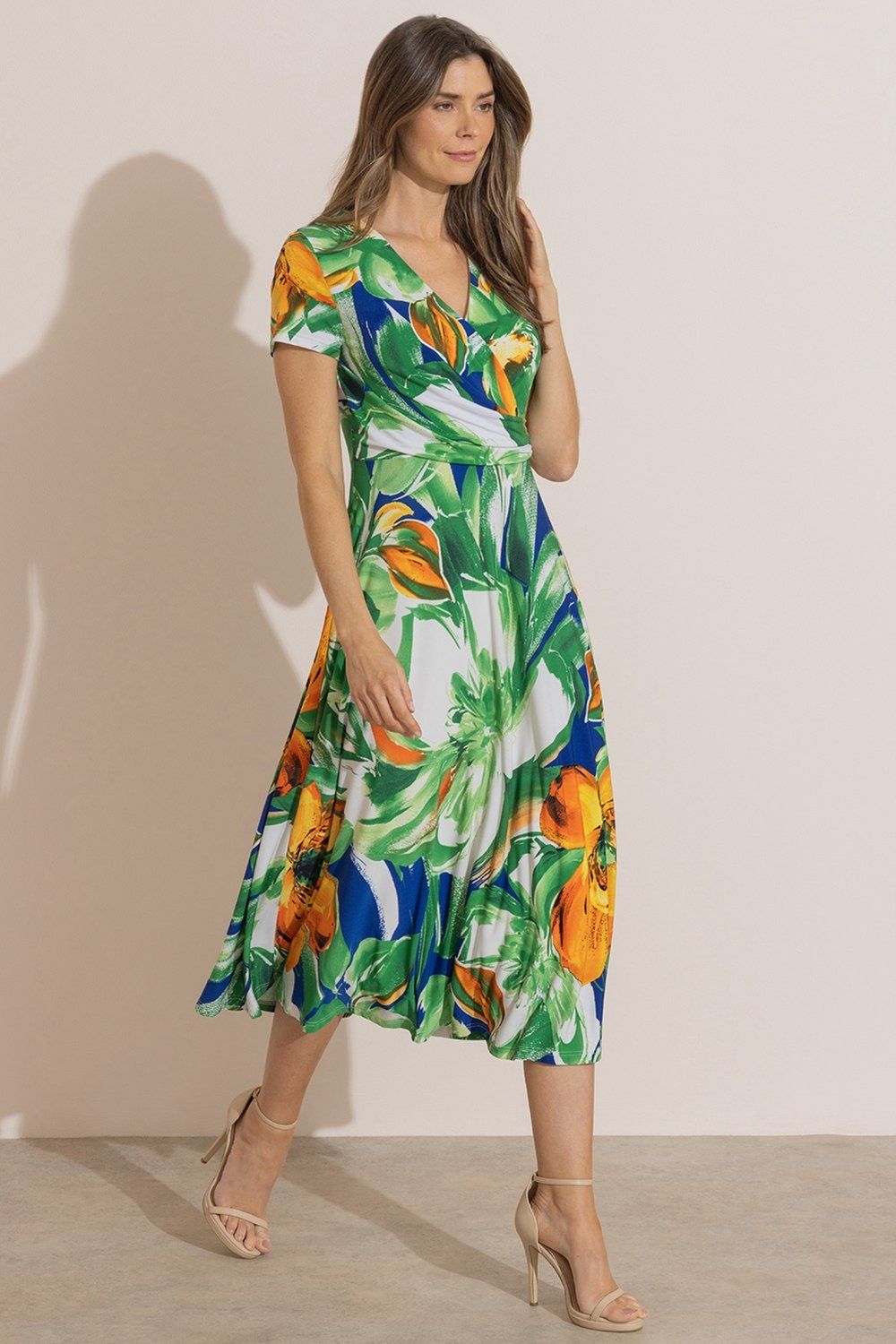 Klass. Floral Printed Midi Dress