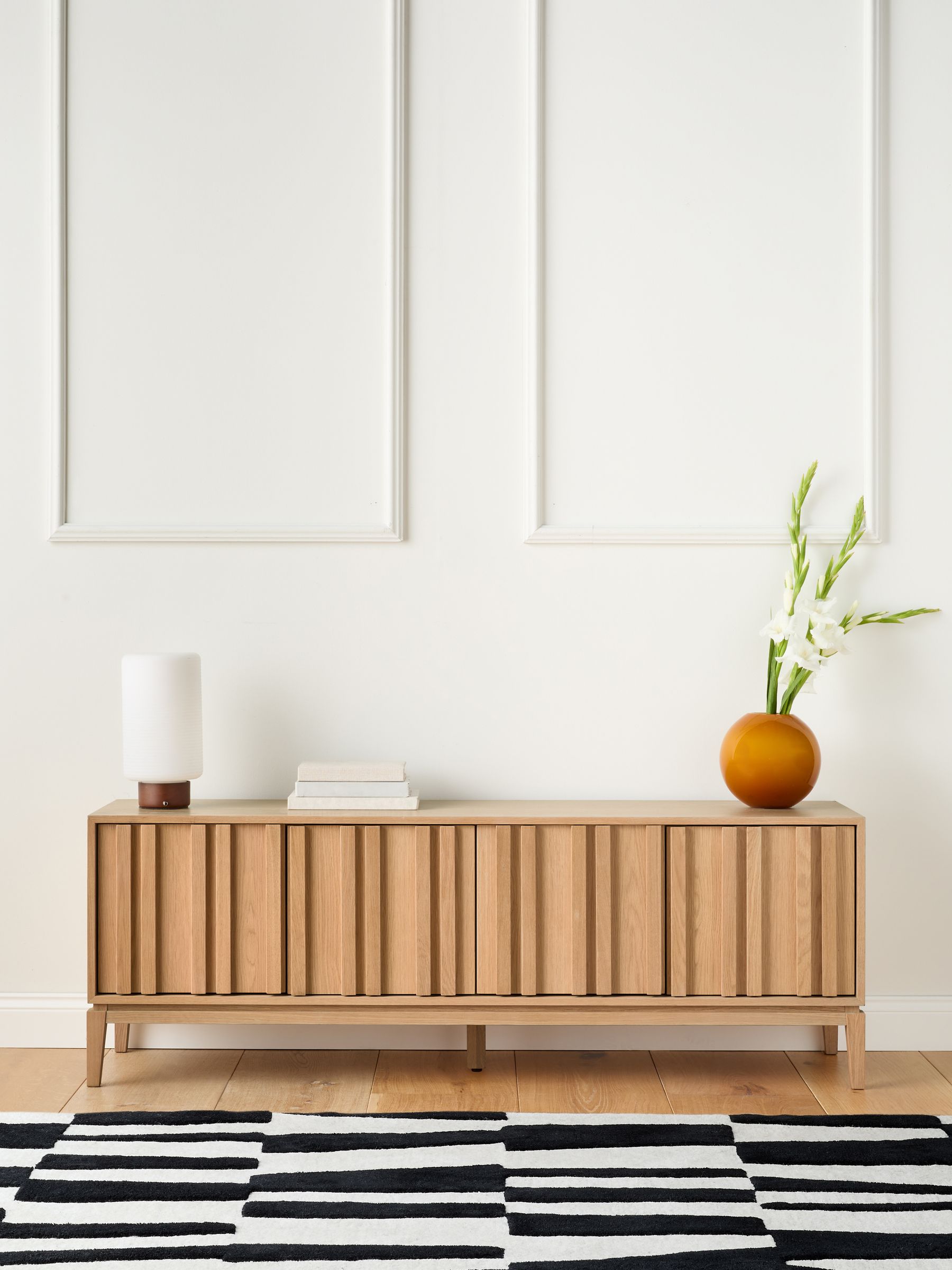 Oak Belgrave Wide TV Unit