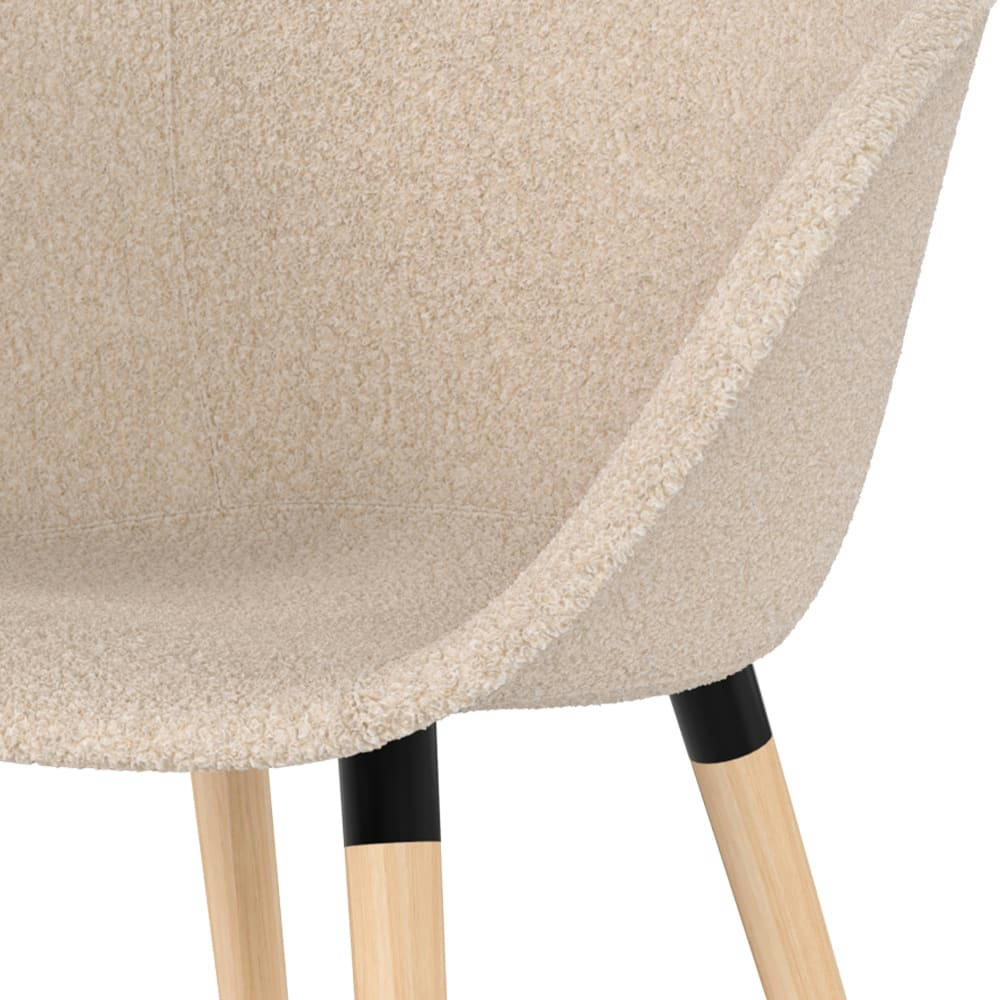 DOLLY - Chaise en tissu bouclé beige et pieds en bois de hêtre