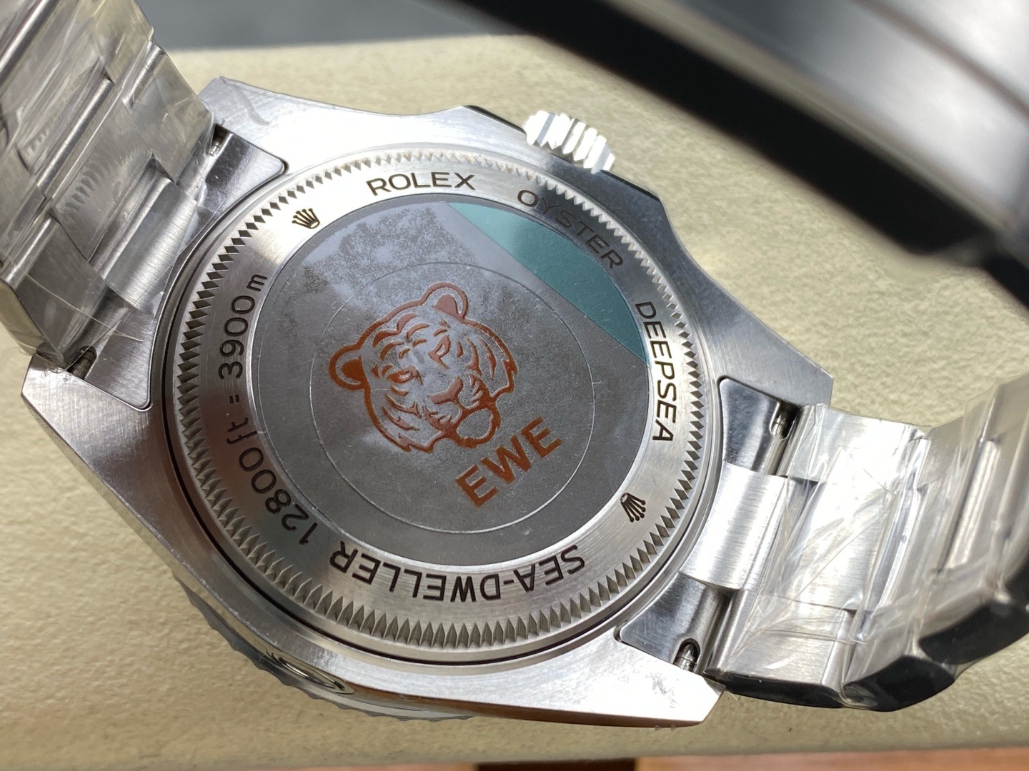 Omega Seamaster Diver 300M black dial mesh bracelet style -8