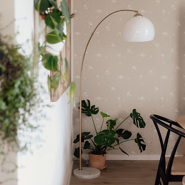 Lampe d'arche intelligente en laiton avec abat-jour blanc incl. Wifi A60 - Arc Basic