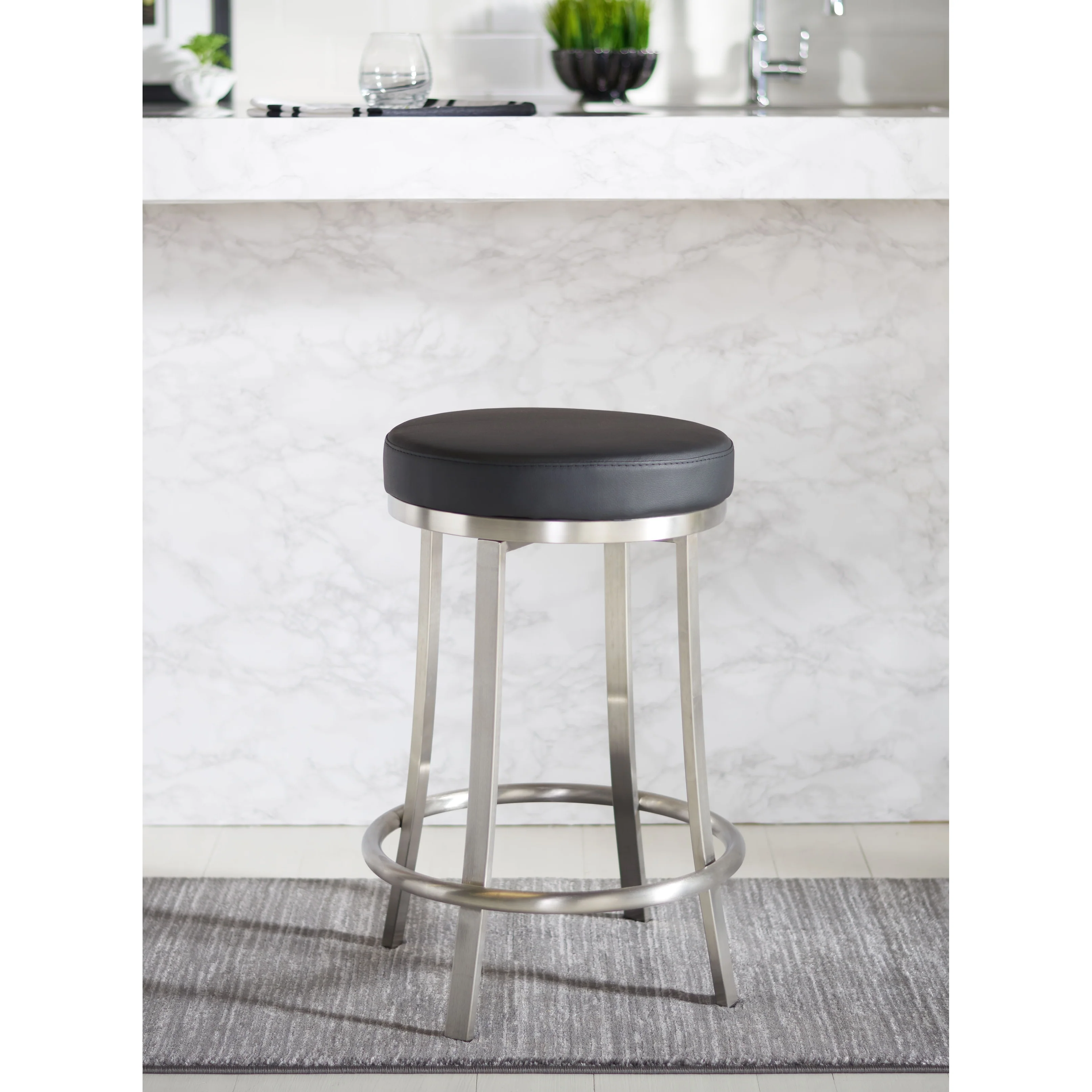SAFAVIEH Amaris 26-inch Faux Leather Swivel Counter Stool - 17.8 x 17.8 x 25.5 - 18Wx18Dx26H