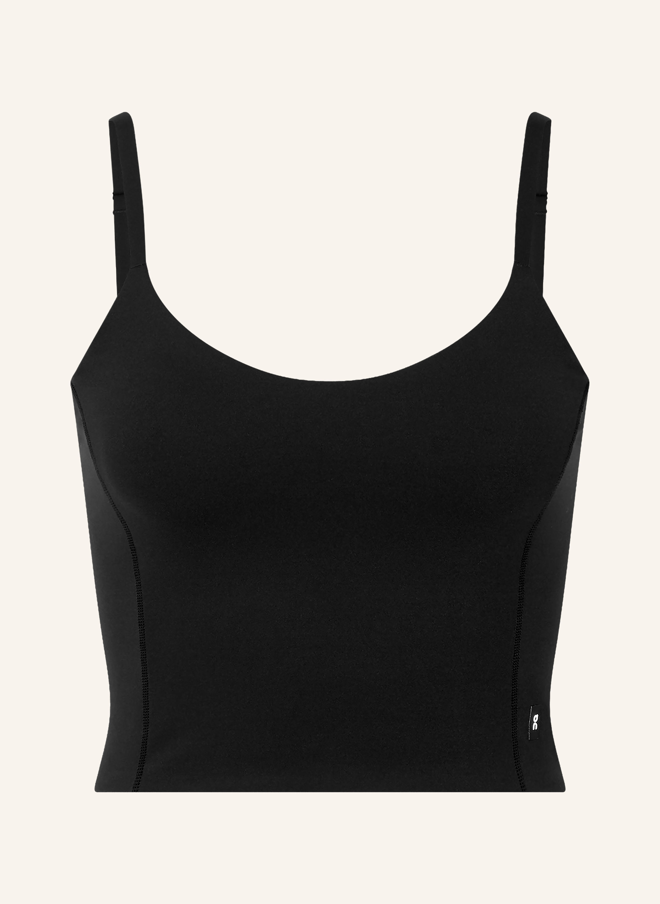 On Cropped-Top STUDIO