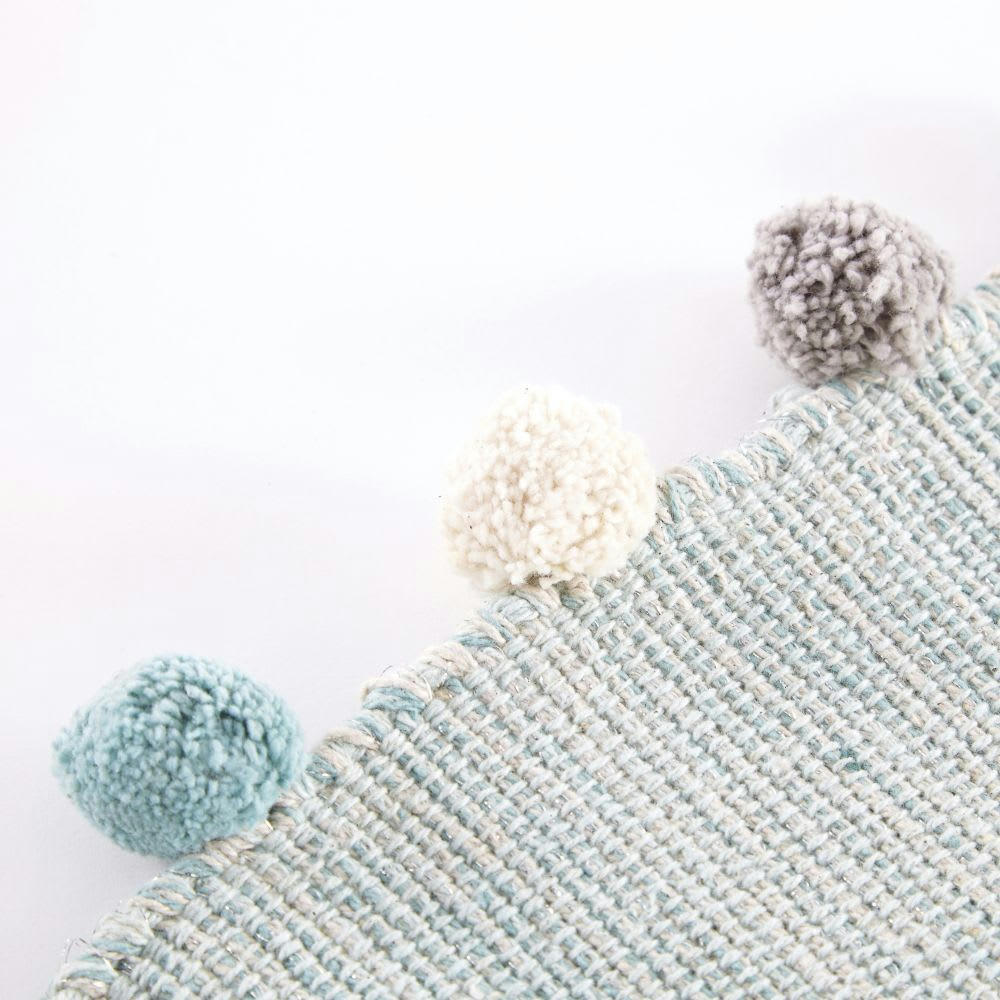 BUCOLIQUE - Tapis enfant en coton vert à pompons 120x180