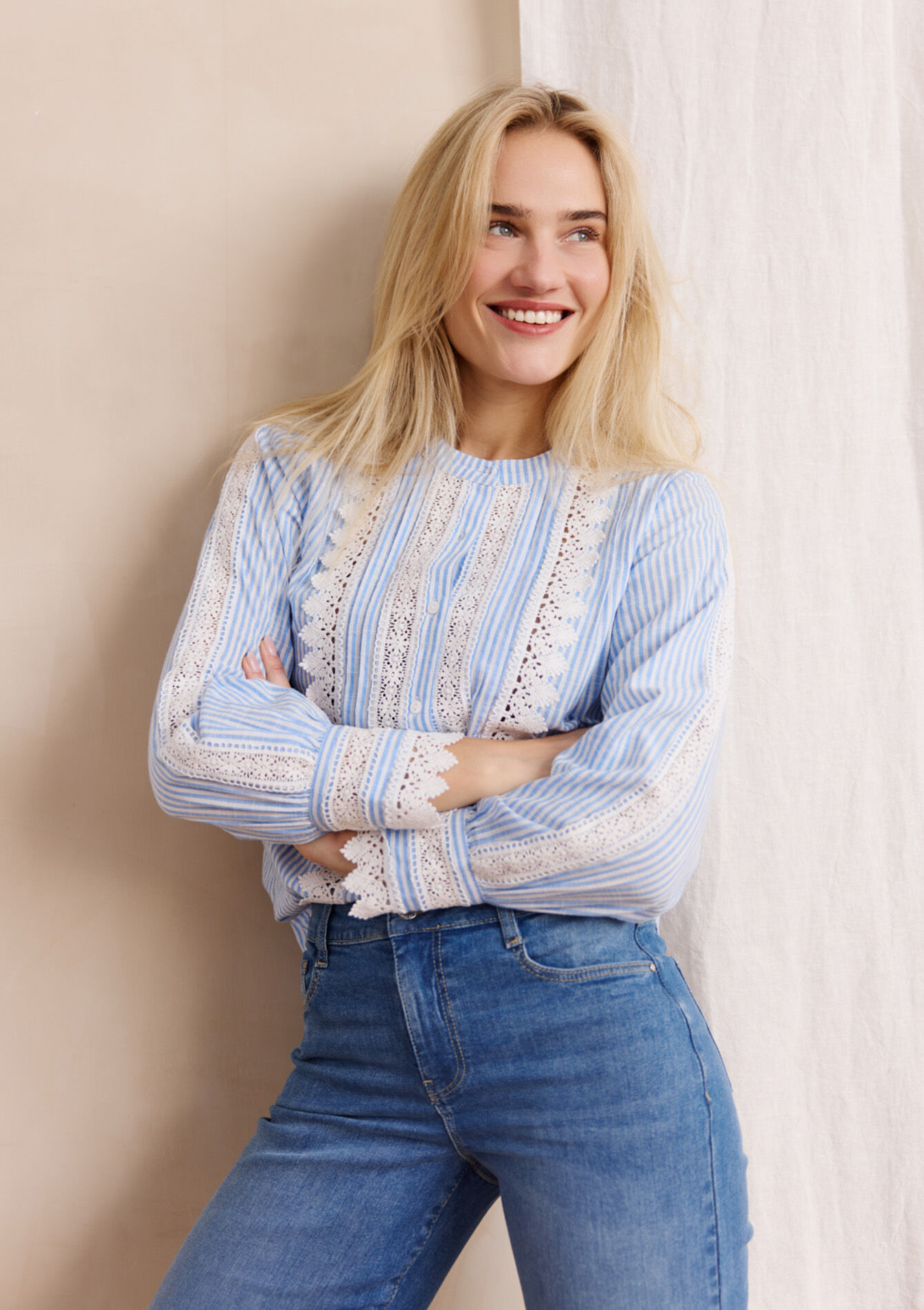 Fijn kant en streepjes blouse