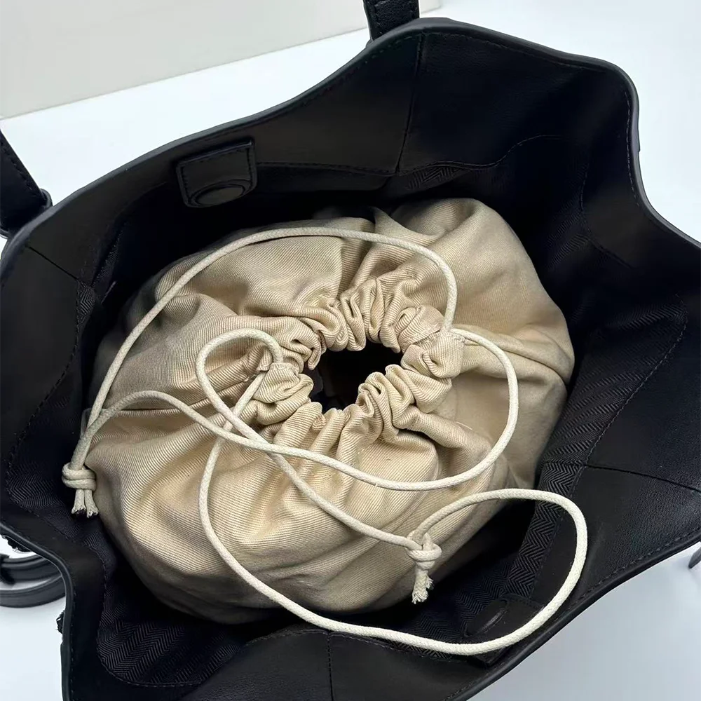 Loewe Classic calfskin Hammock Flip bag