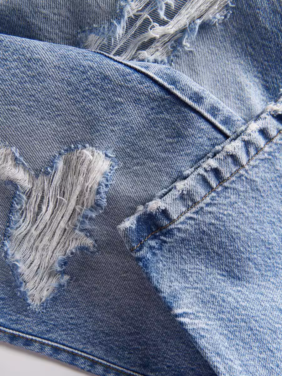 Distressed Carrot Jeans