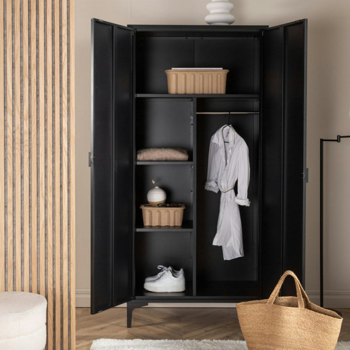 MAUDE - Armoire industrielle 2 portes en métal noir