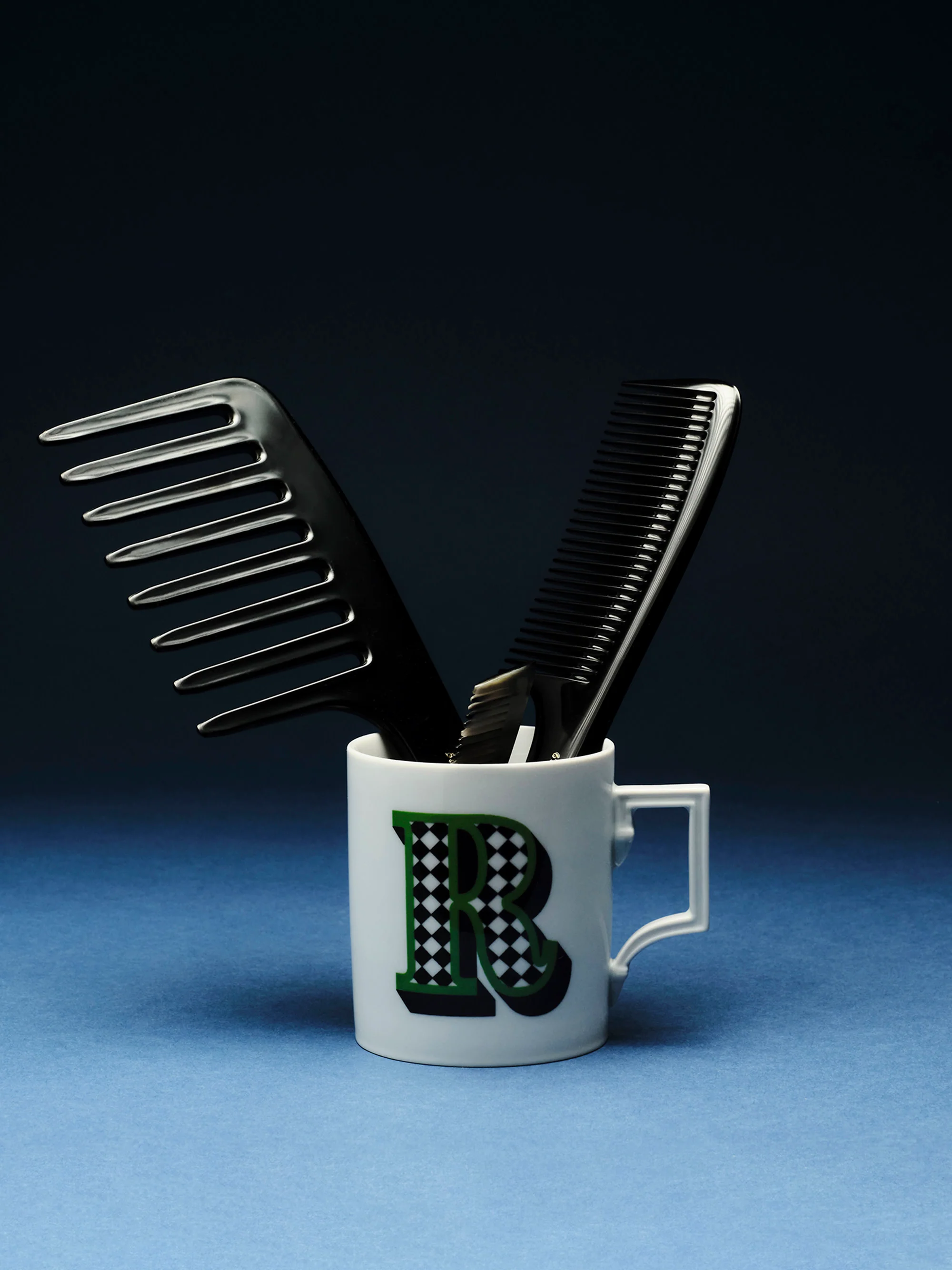 Westwing x MEISSEN, Handgefertigte Tasse Initials mit Dekor-Motiv