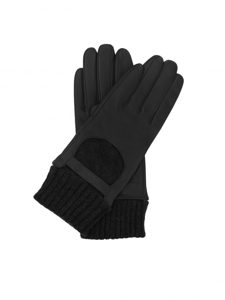 Ladies’ black gloves