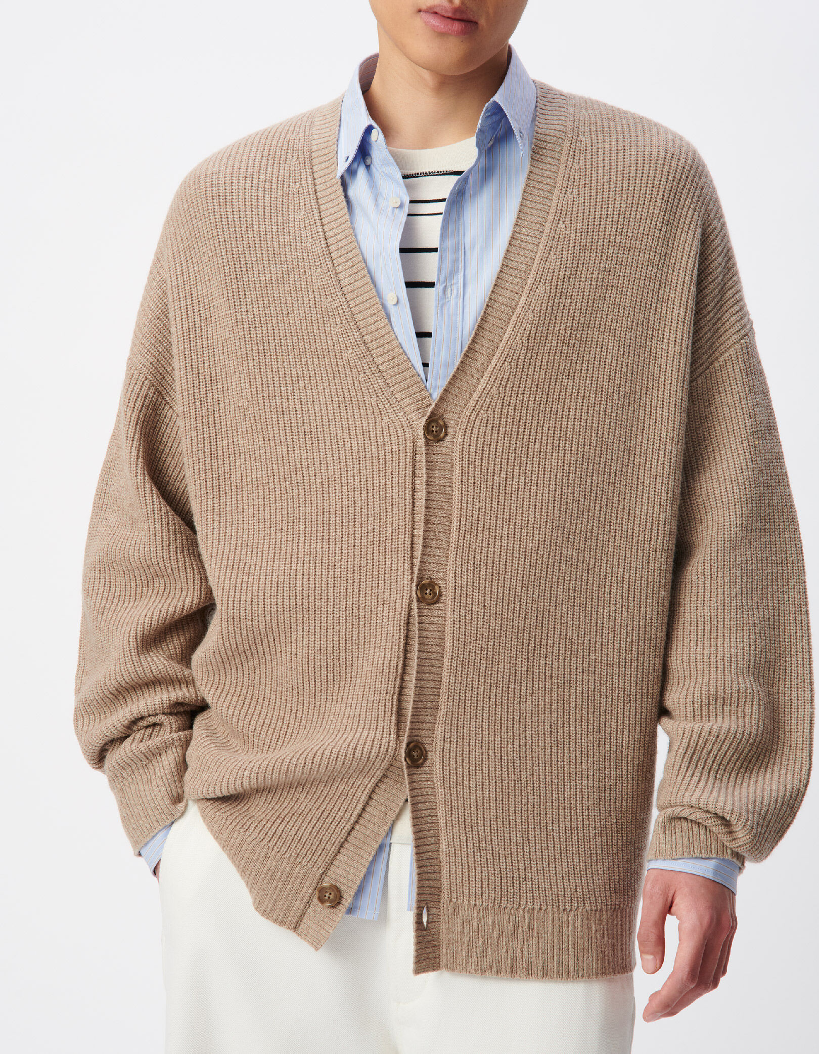 Cardigan beige tricot boutonné encolure V Homme