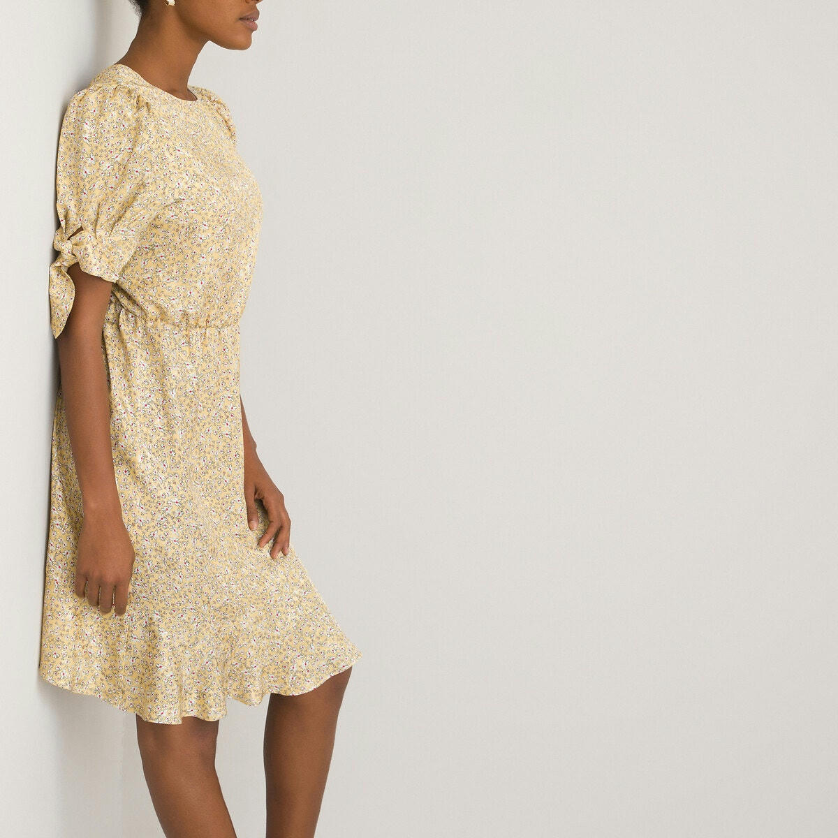 Robe col rond base volantée, décolleté dos