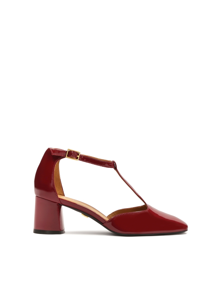 Maroon pumps with semi-open patent leather upper