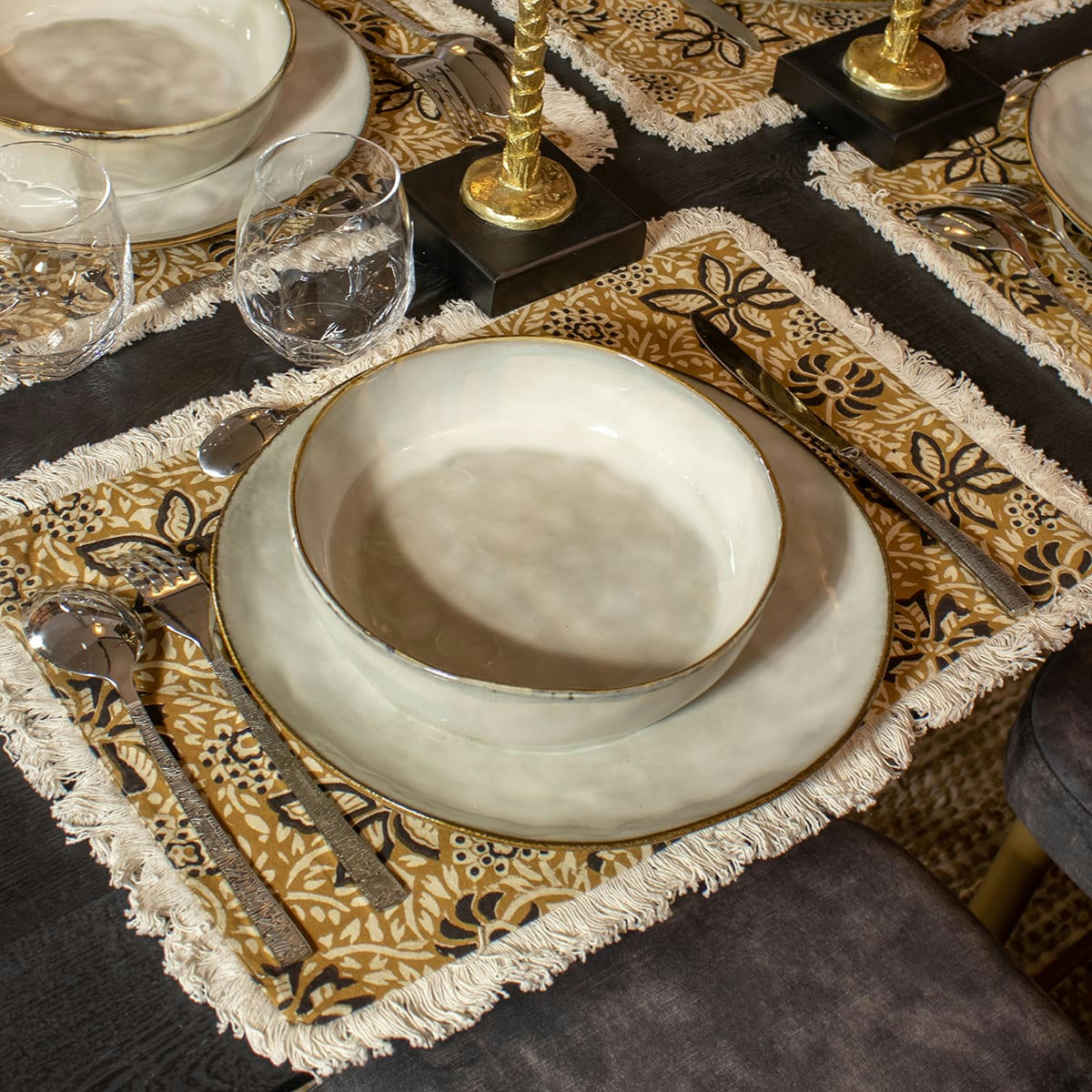 BARI - Lot de 4 sets de table en coton camel avec franges