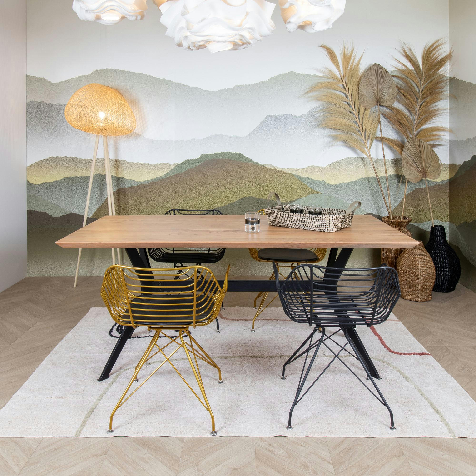 KAYAPO - Table en bois d'acacia et pieds en métal noir 180cm