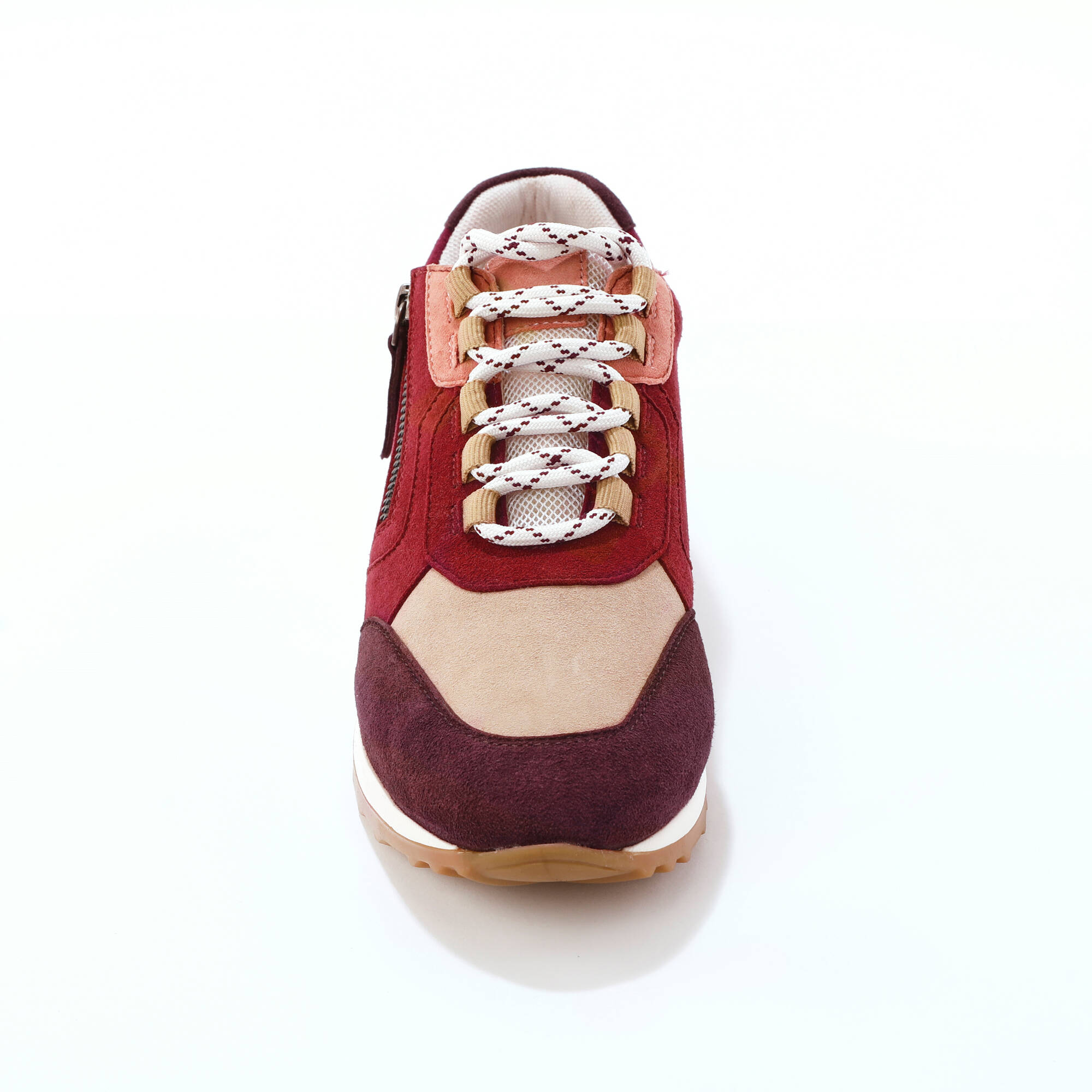 Baskets sneakers cuir, empiècements fantaisie contrastés