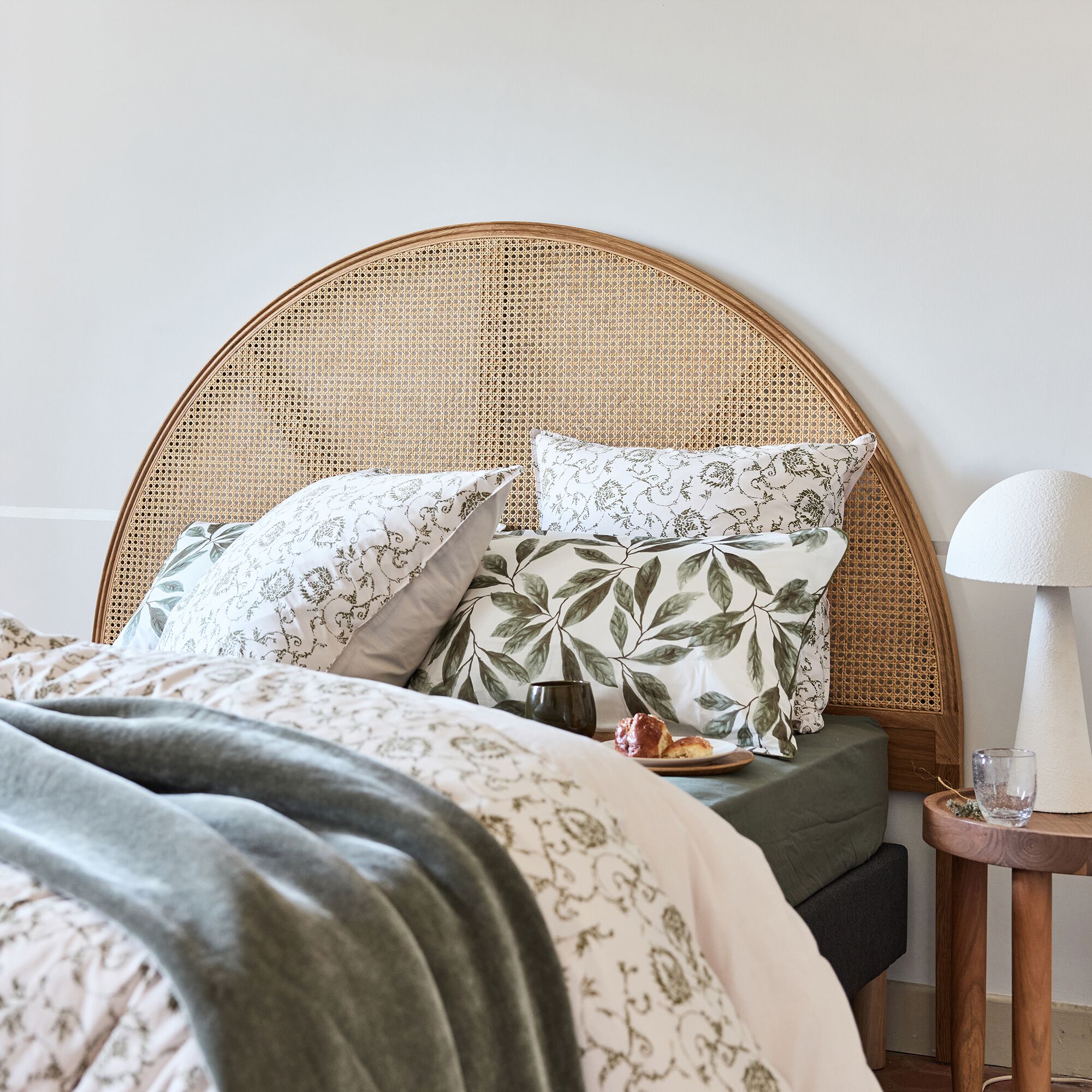 ABELLE - Tête de lit ronde en chêne et rotin L170cm - bois clair