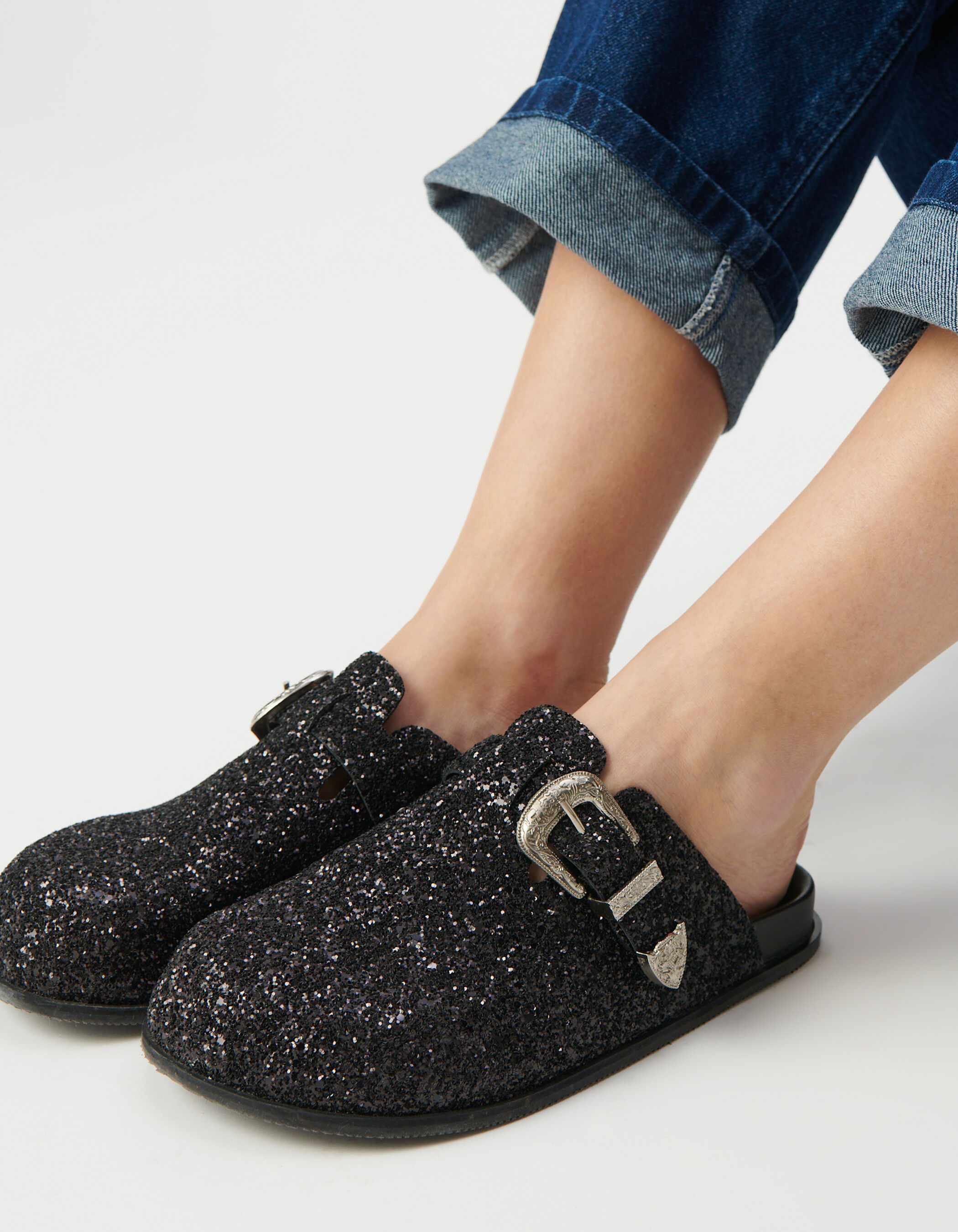 Sabots noirs micro sequins et boucle western Femme