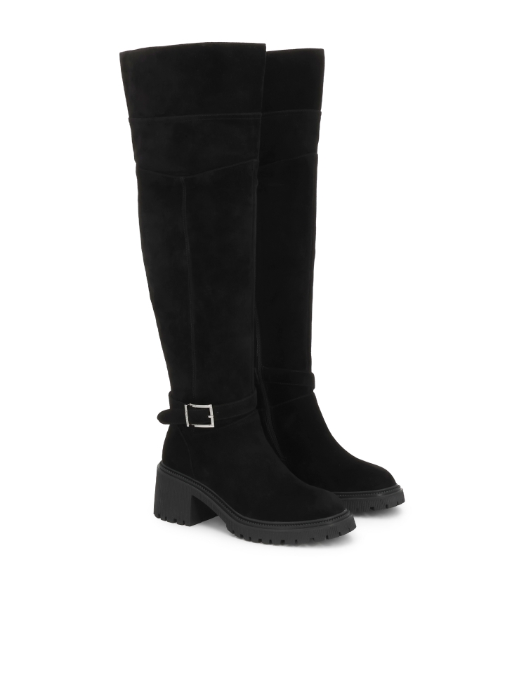 Suede boots on trep sole