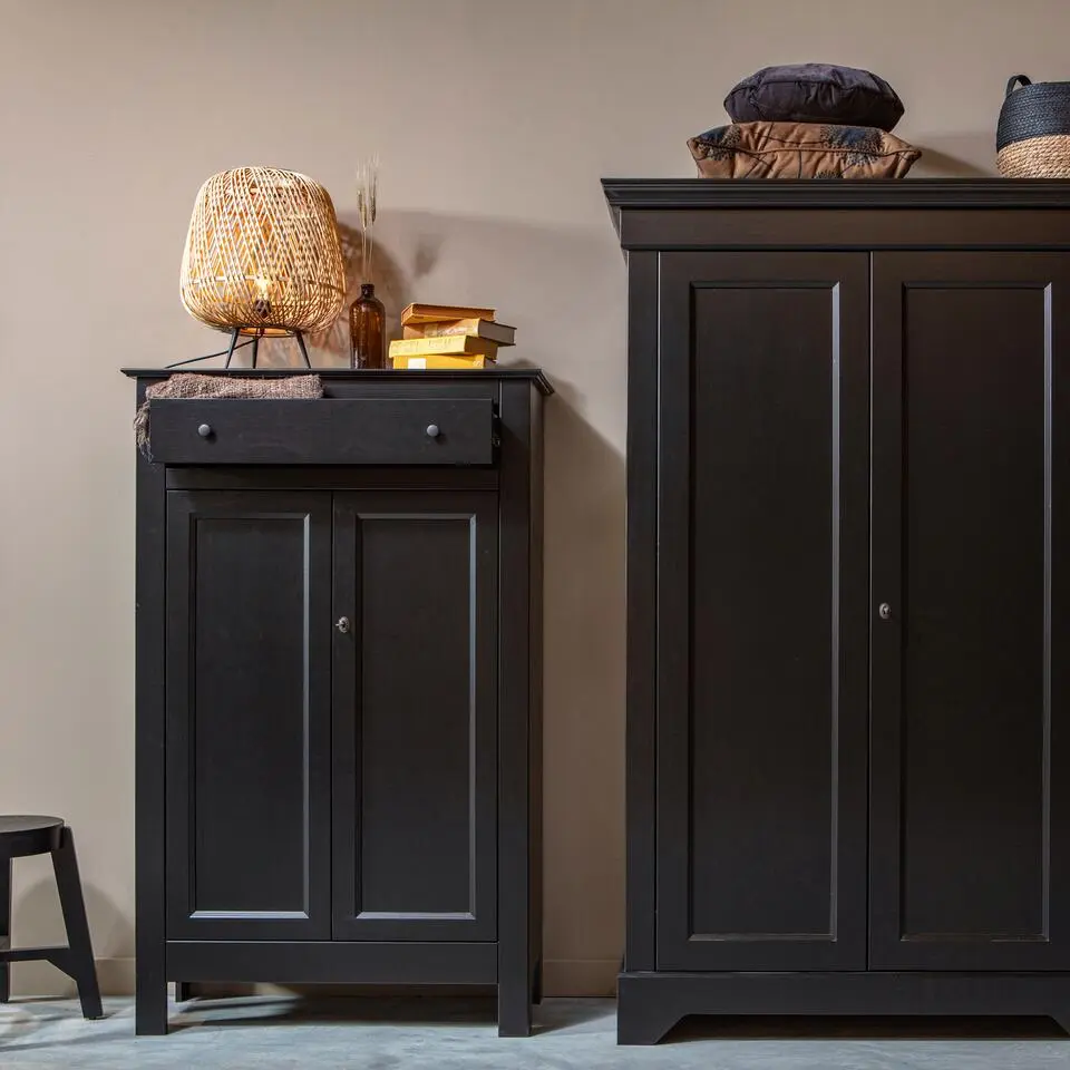 WOOOD Isabel Brocante Kast - Grenen - Zwart - 191x118x47