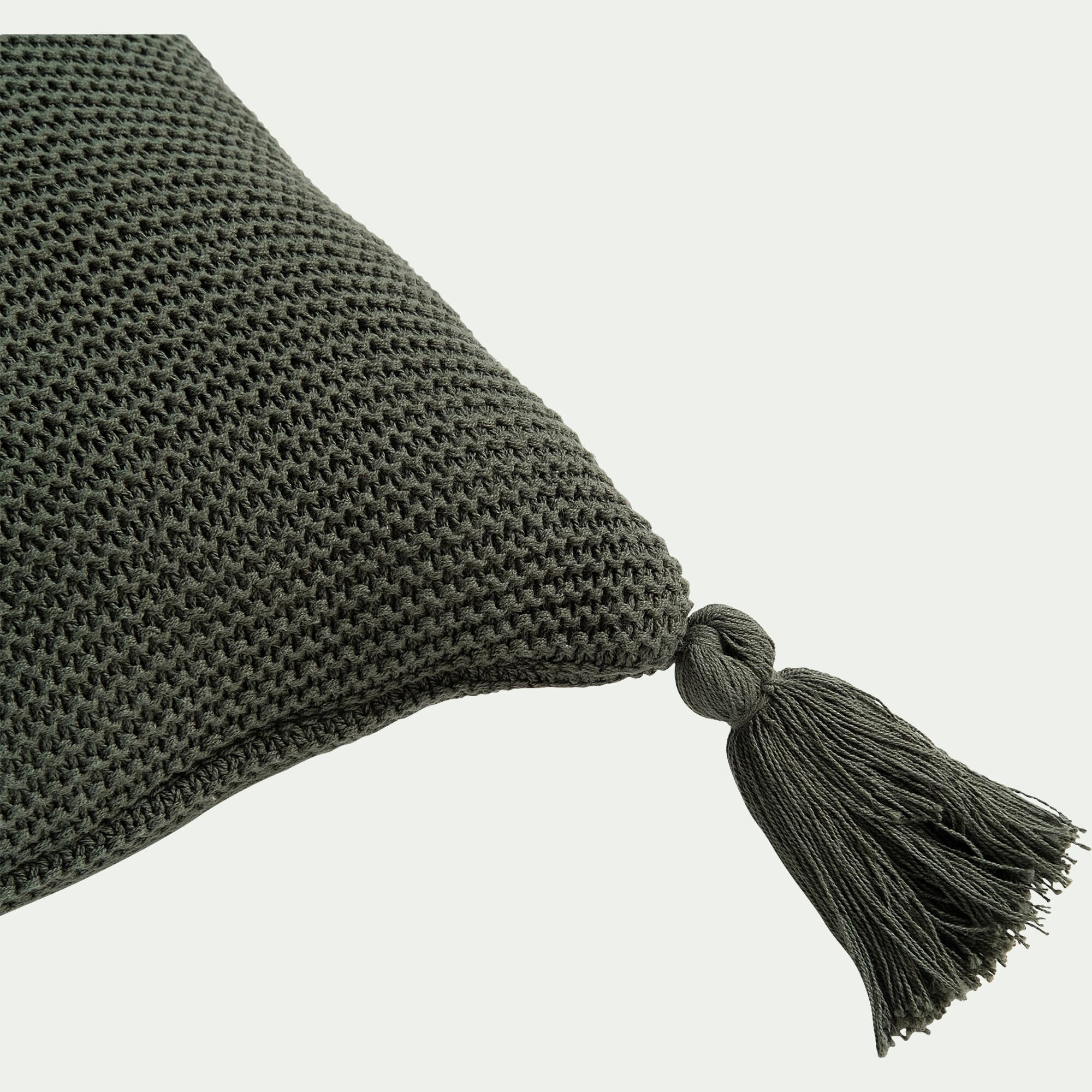 BAHIA - Coussin à pompons tricoté en coton 35x50cm - vert cèdre