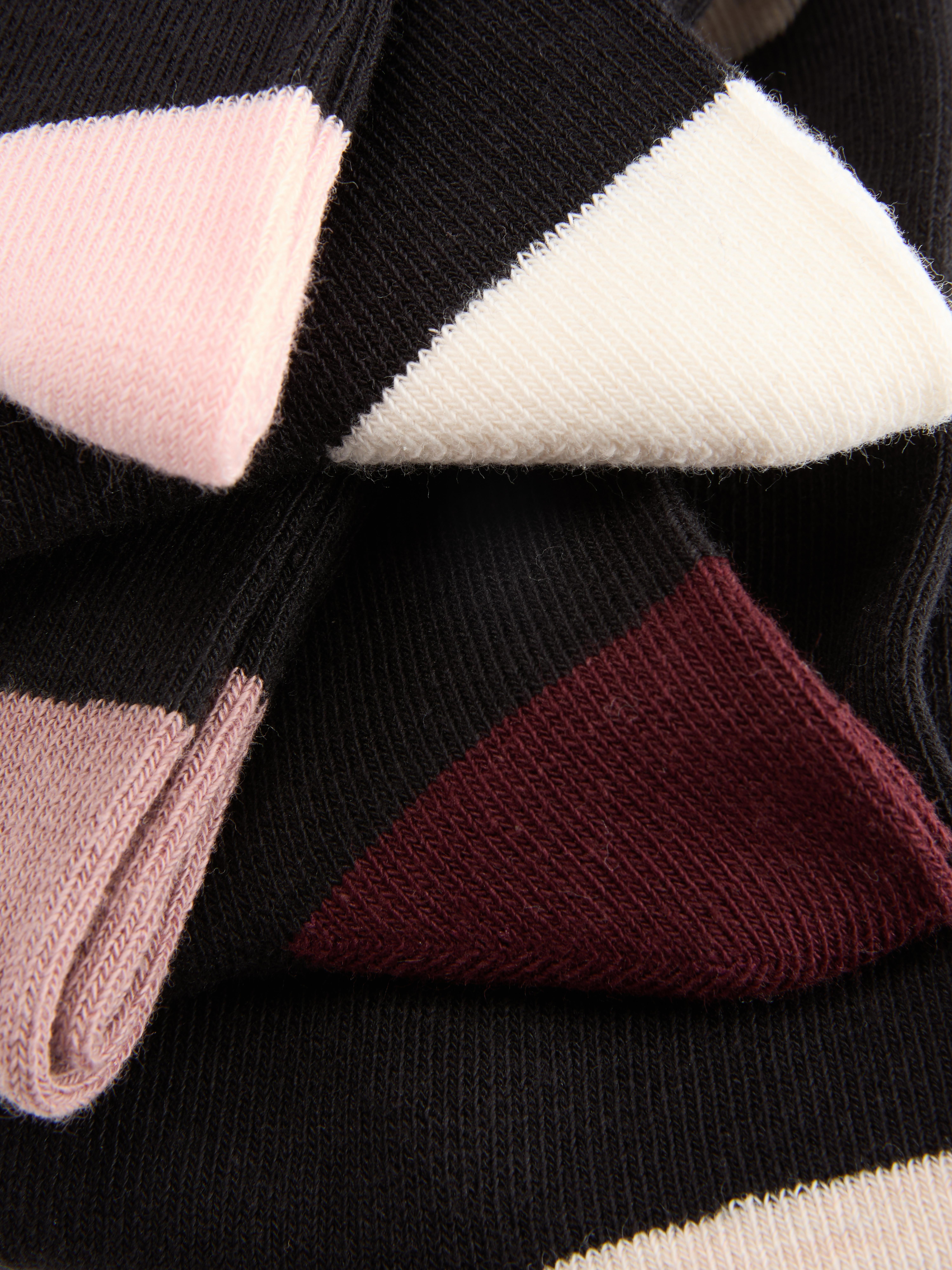 5pk Black Contrast Crew Socks