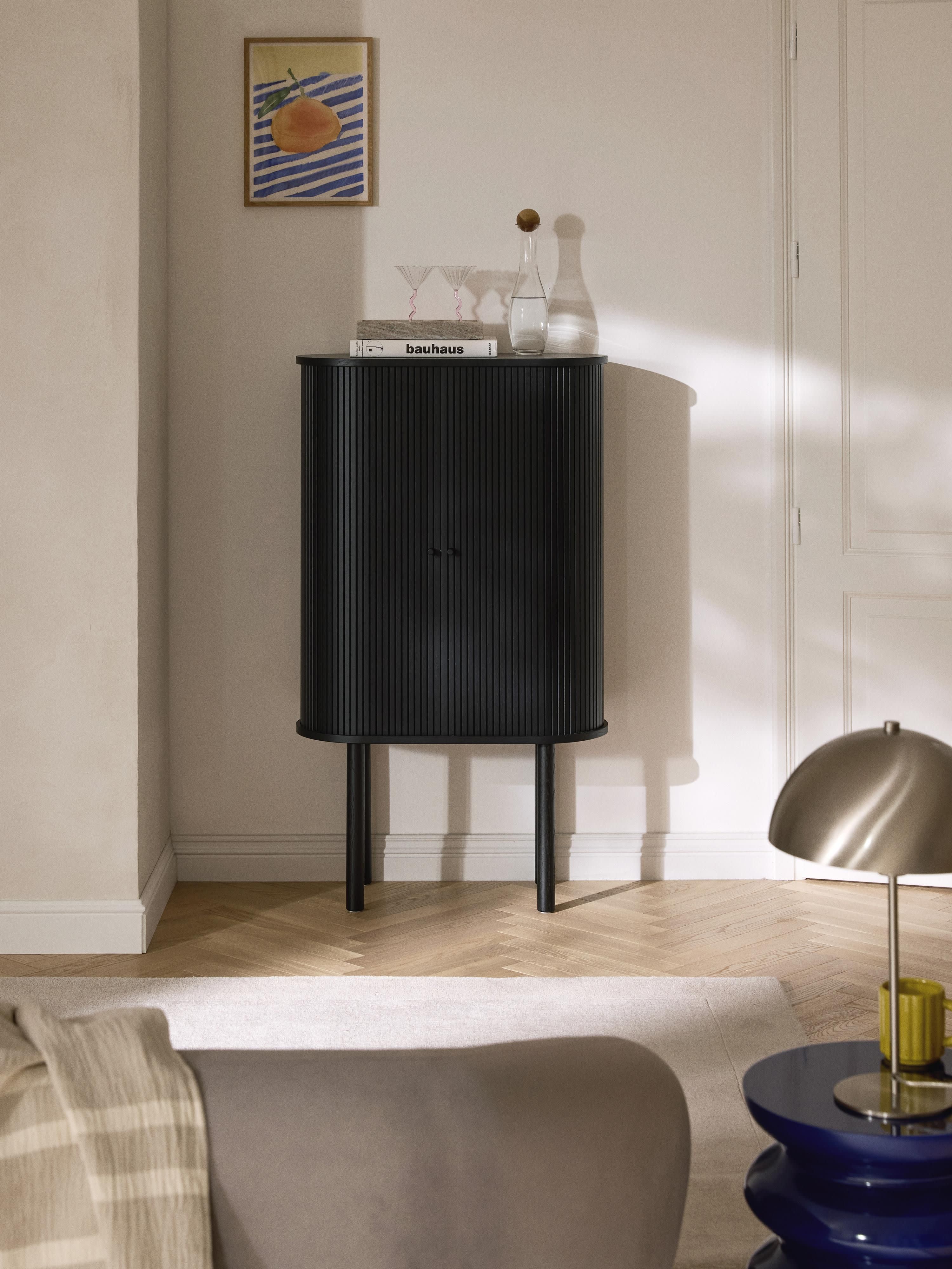 Highboard Calary mit geriffelter Front