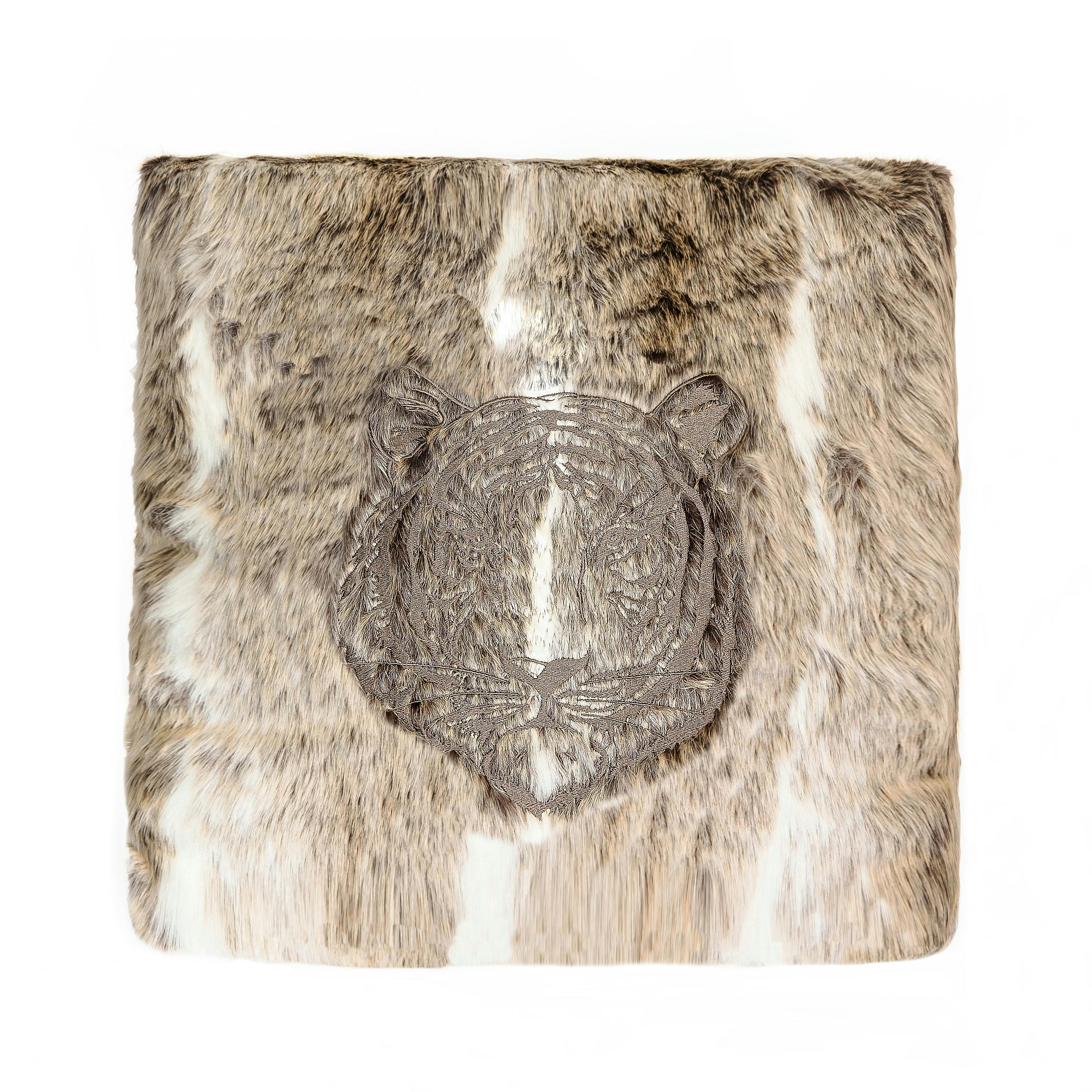 - Coussin brodé en fausse fourrure marron clair