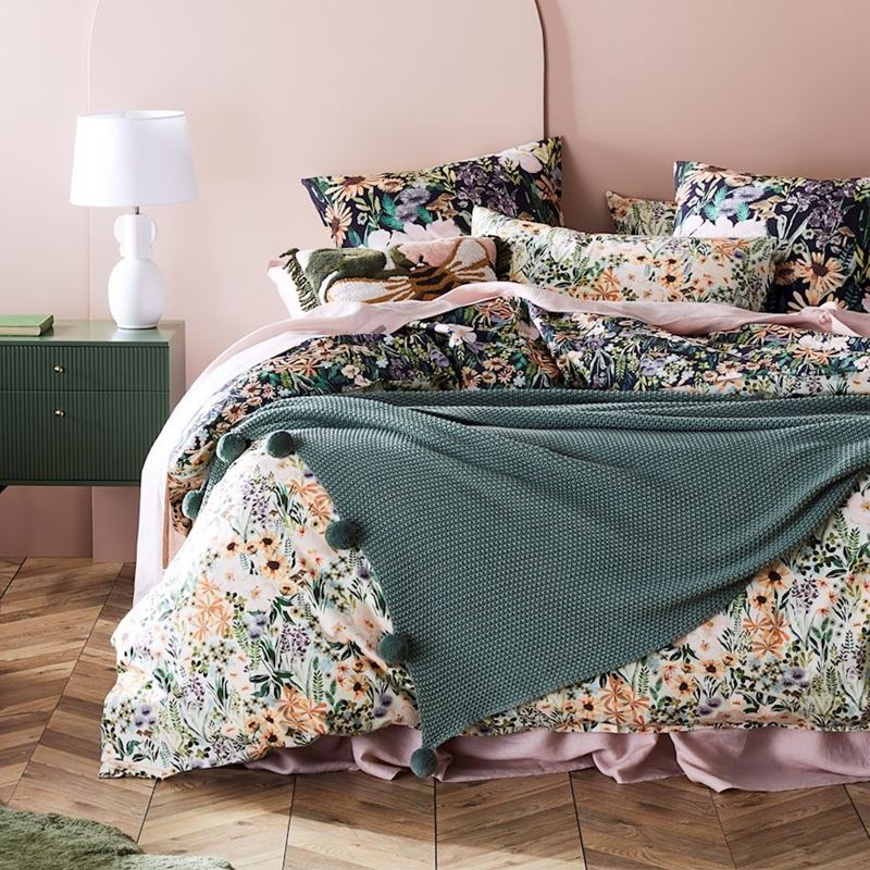 Pom Pom Lily Pad Throw