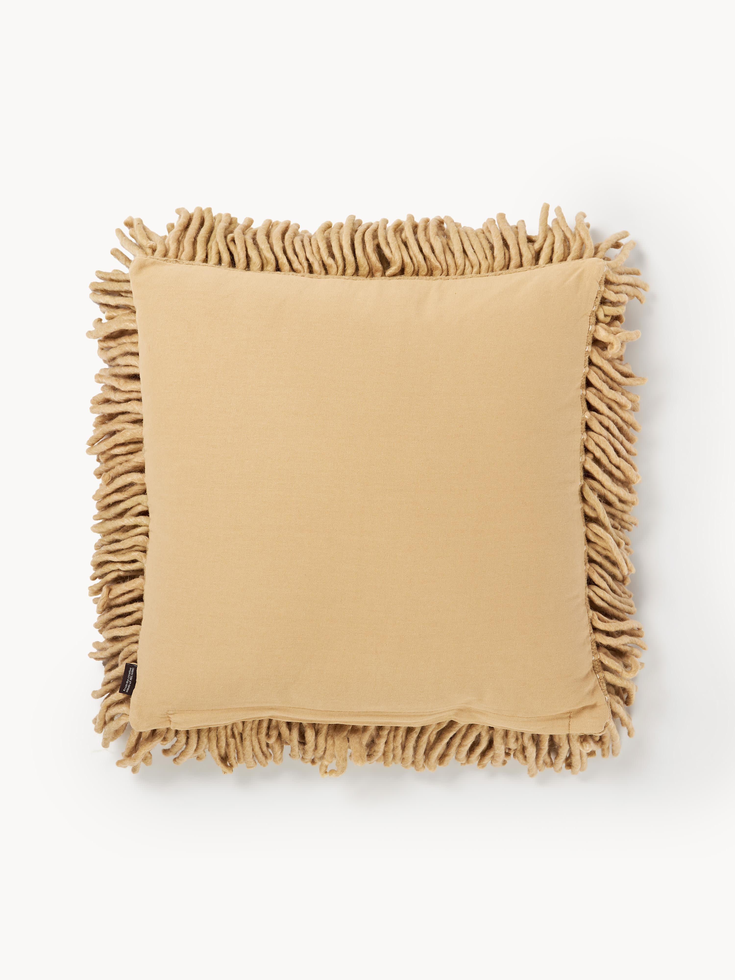 Flauschiges Kissen Rugged, handgefertigt