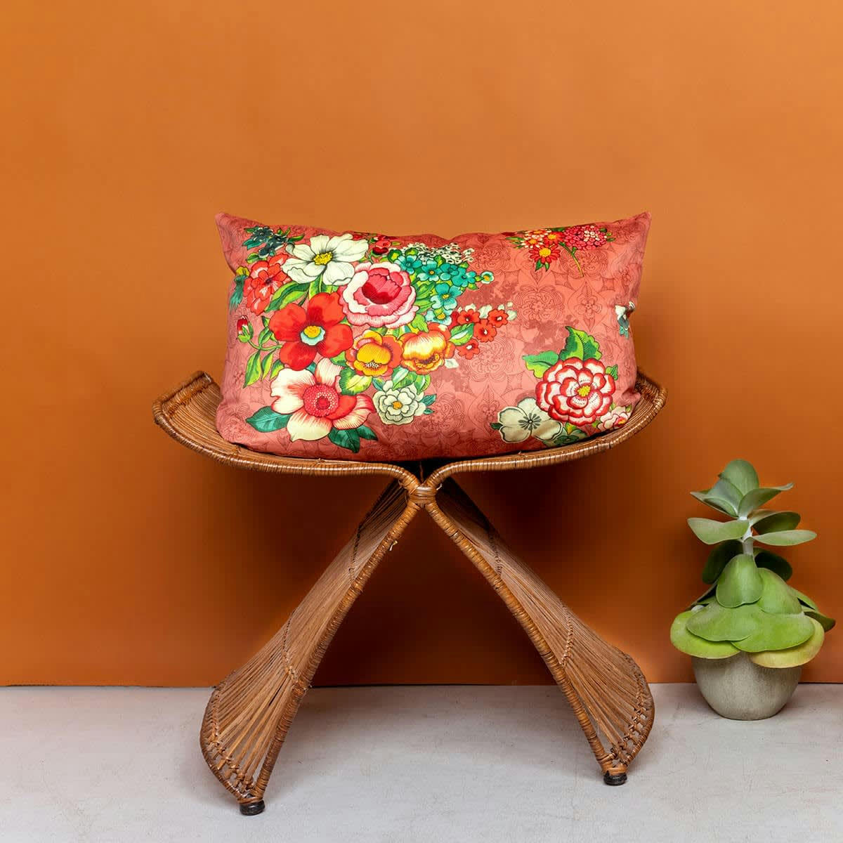 - Housse de coussin velours imprimé fleuri rose 40x60 cm