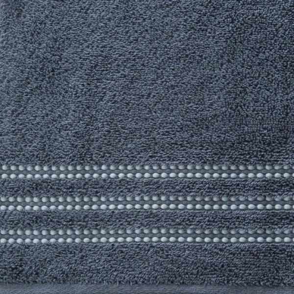 Ręcznik Seba 70x140 stalowy z ozdobną bordiurą w pasy 480 g/m2