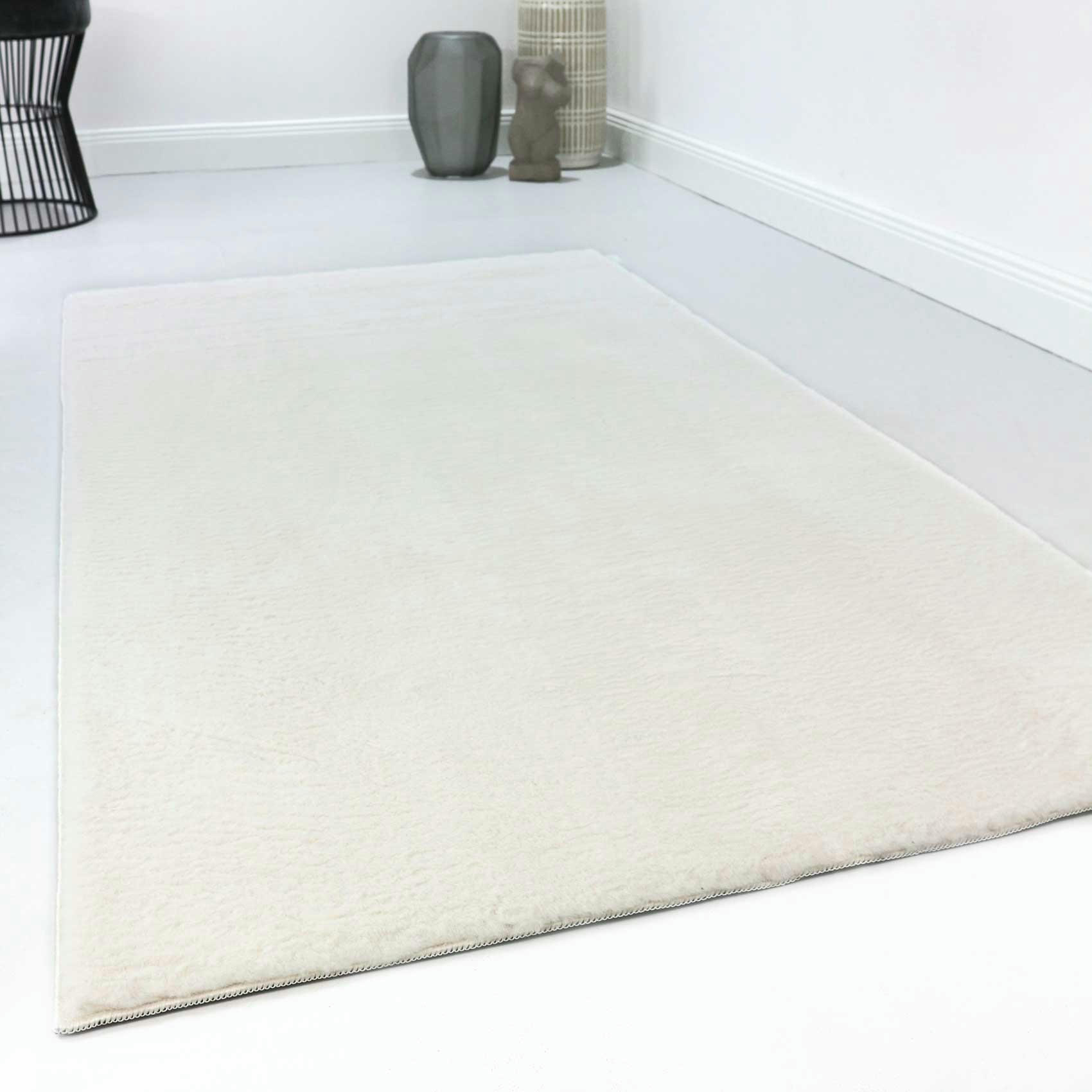 VILLA ROSSO - Tapis tufté mèches rases (15mm) blanc 133x200