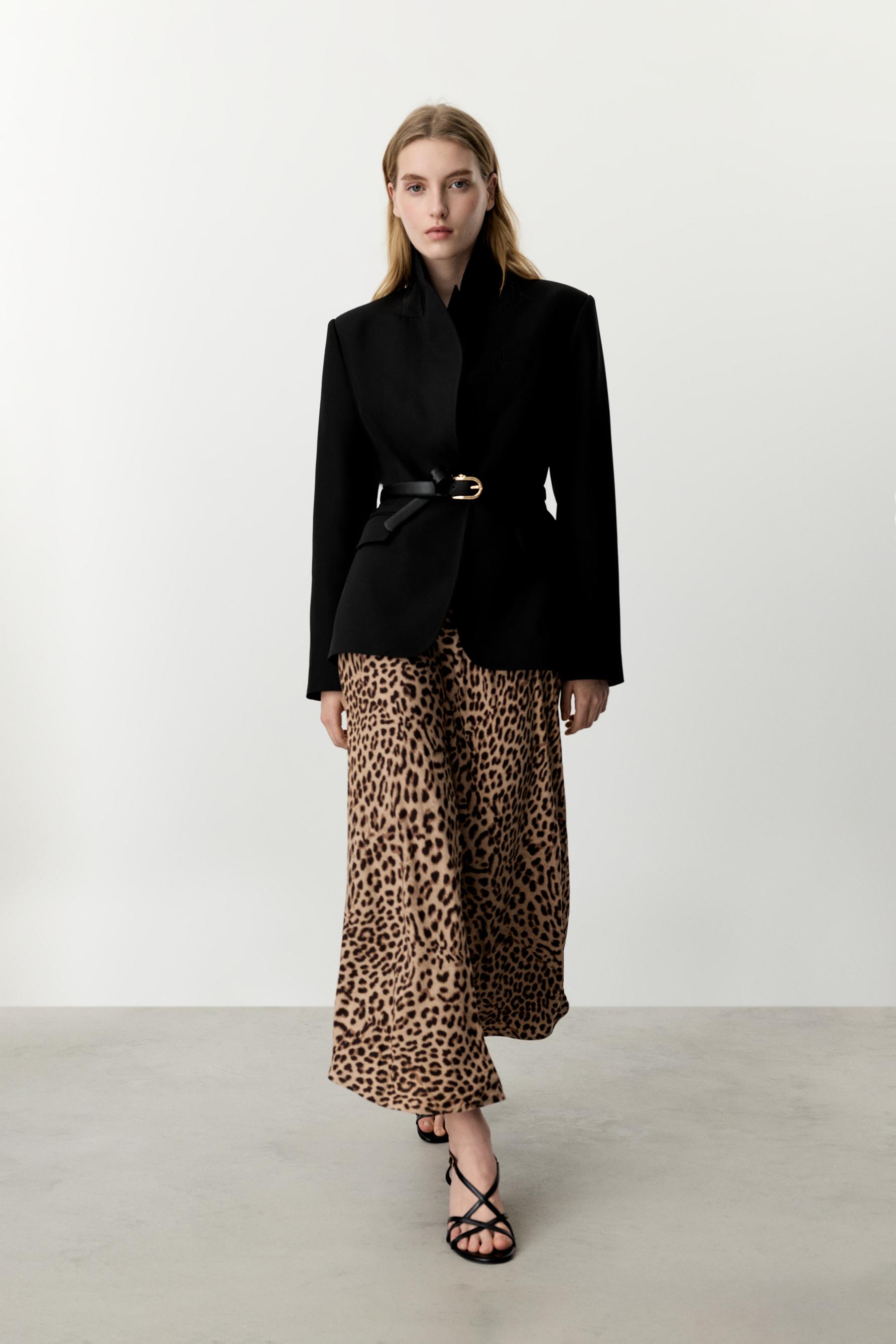 Falda midi
