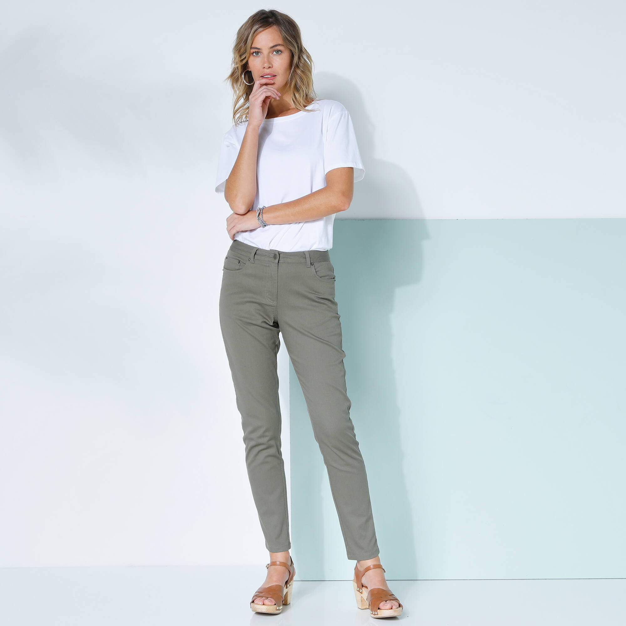 Pantalon fuselé couleur
