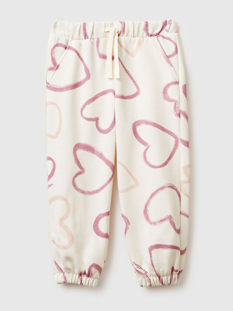 Trousers with heart print