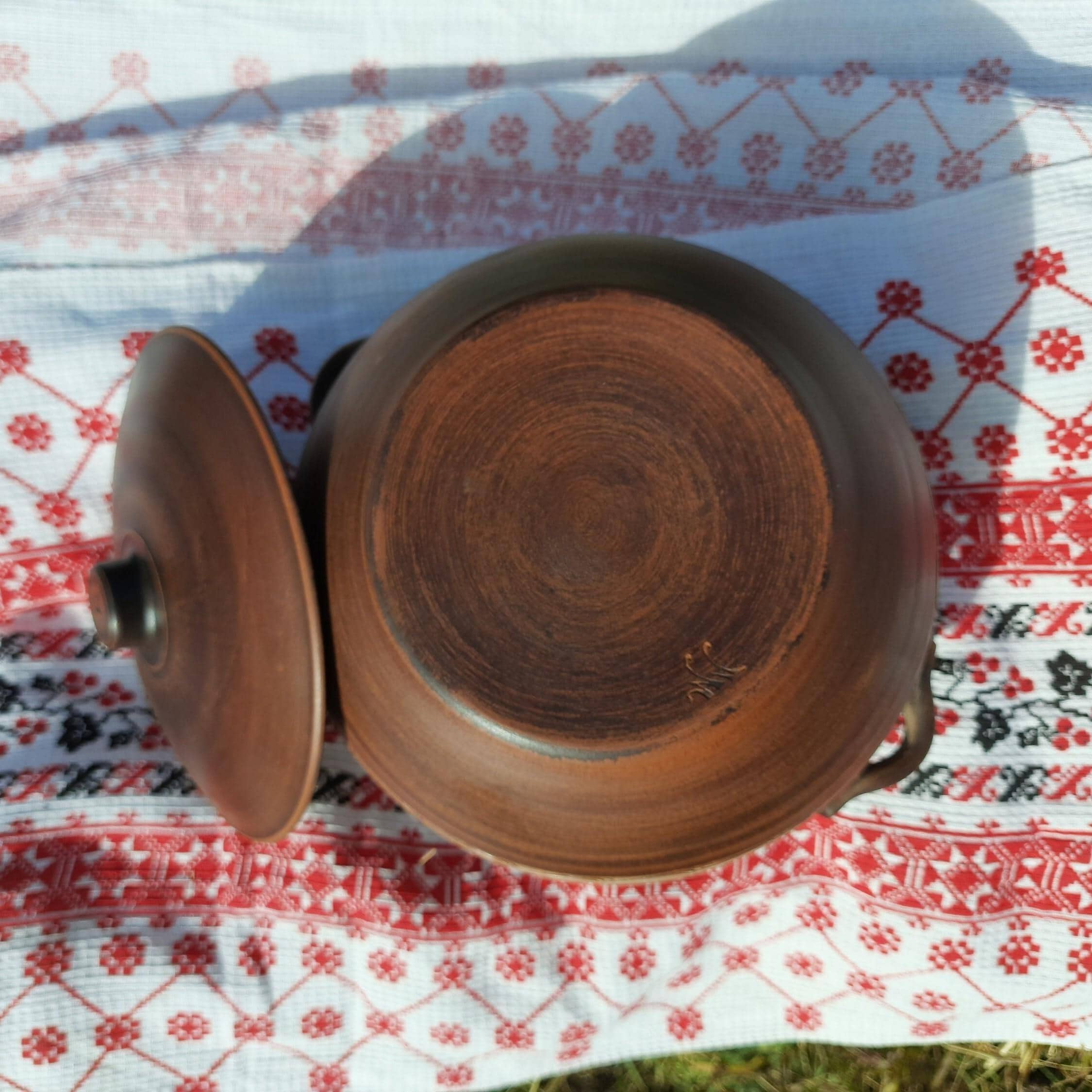 Clay Pot with Lid: Unglazed Terracotta Bread Baking Dish, Ceramic Handmade Clay Bakeware