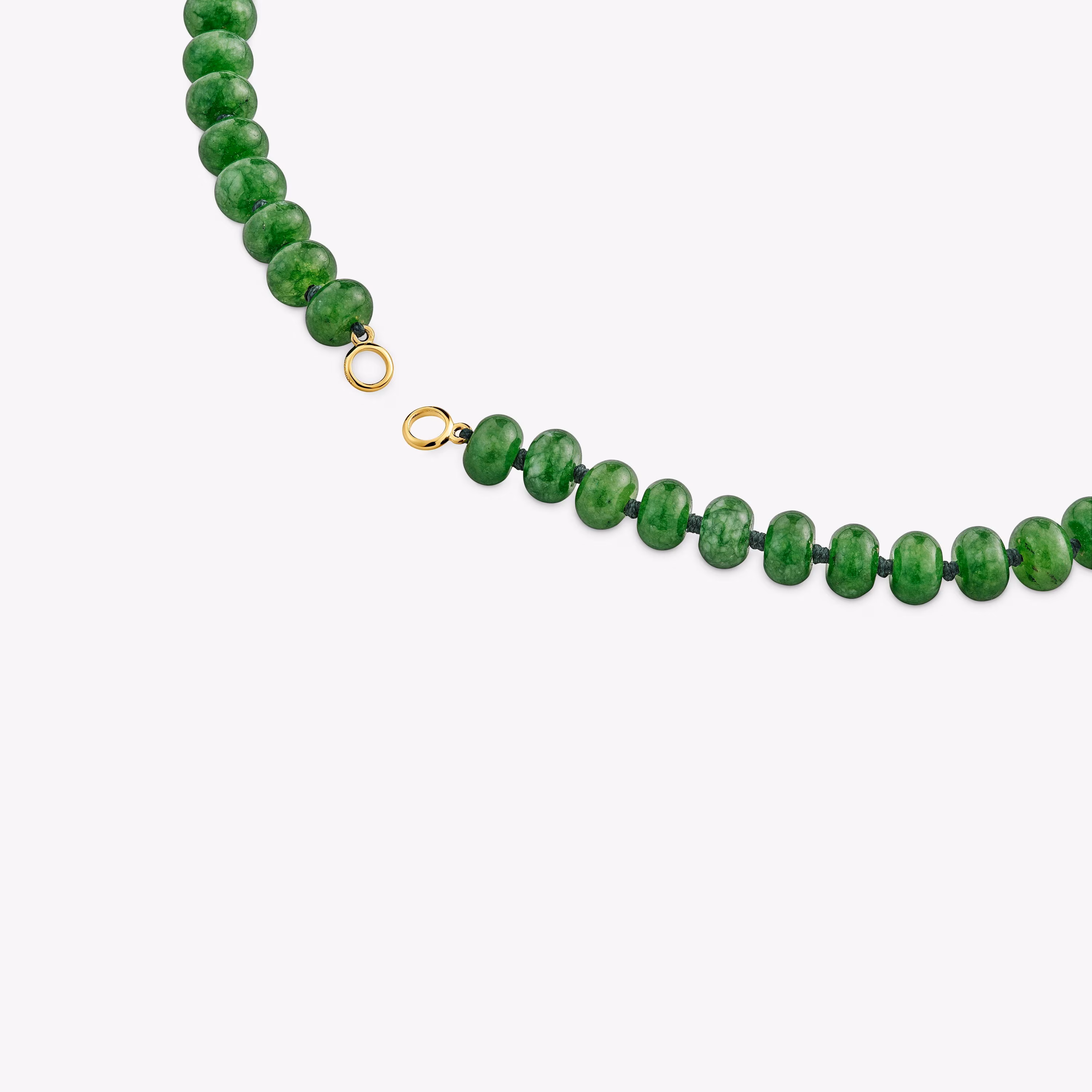 Gargantilla con baño de oro 18 kt sobre plata y cuarzita verde Hold Oval
