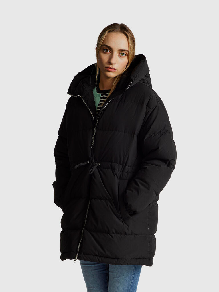 Long down jacket padded with recycled feathers