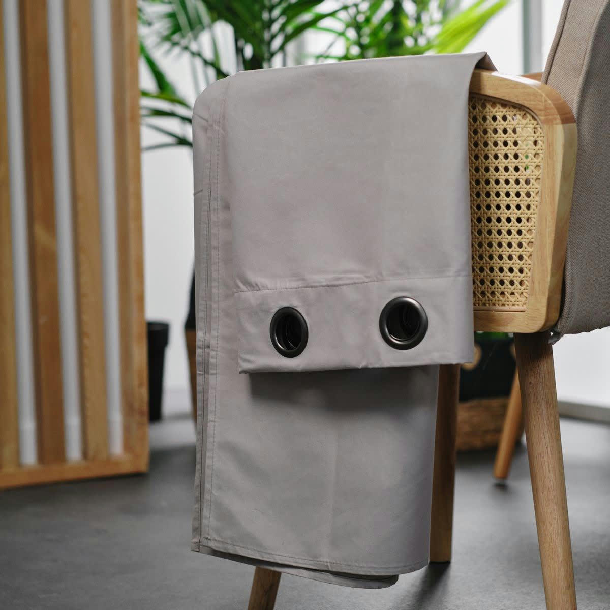 - Rideau ultra occultant en Polyester Beige 140x240 cm