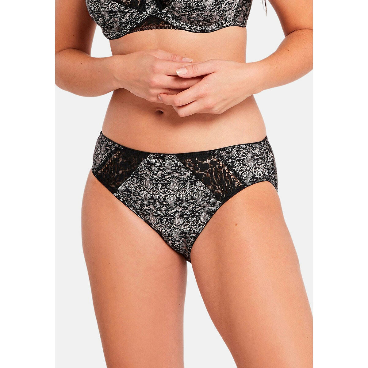 Slip en  dentelle Nour