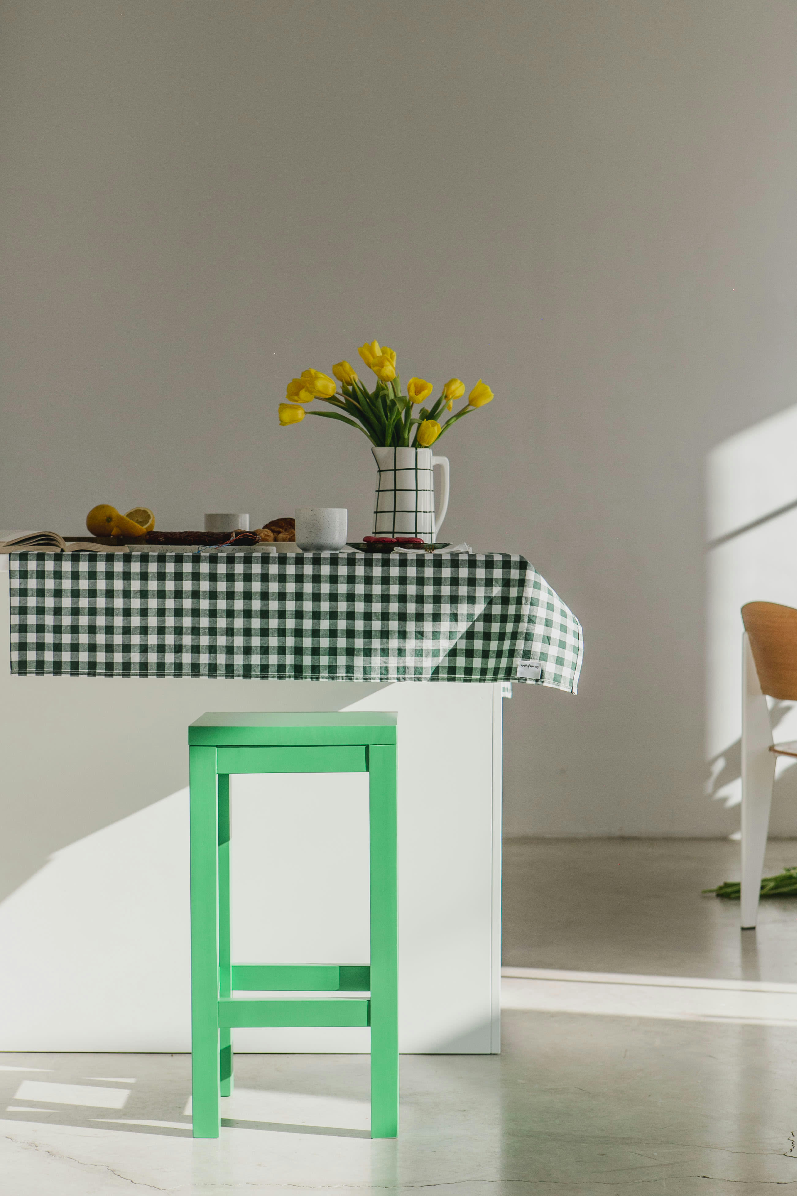 BLOCKIE-AXEL - Set 2 Tabourets laqués en pin 65cm vert émeraude