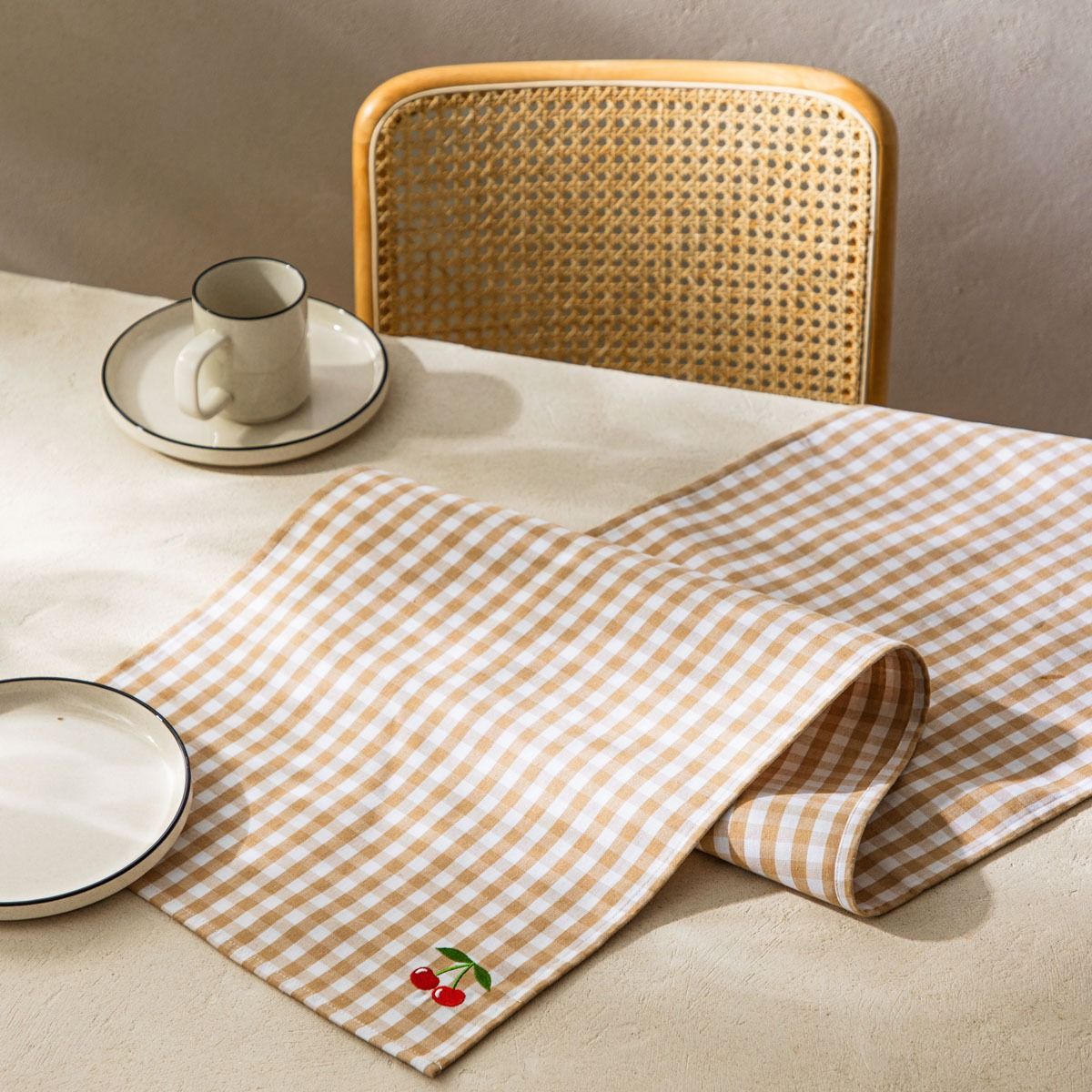 Bieżnik ABRIL beżowy w kratkę z ozdobnym haftem 40x160 cm