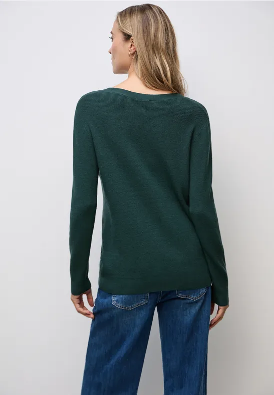 Basic V-Neck Pullover