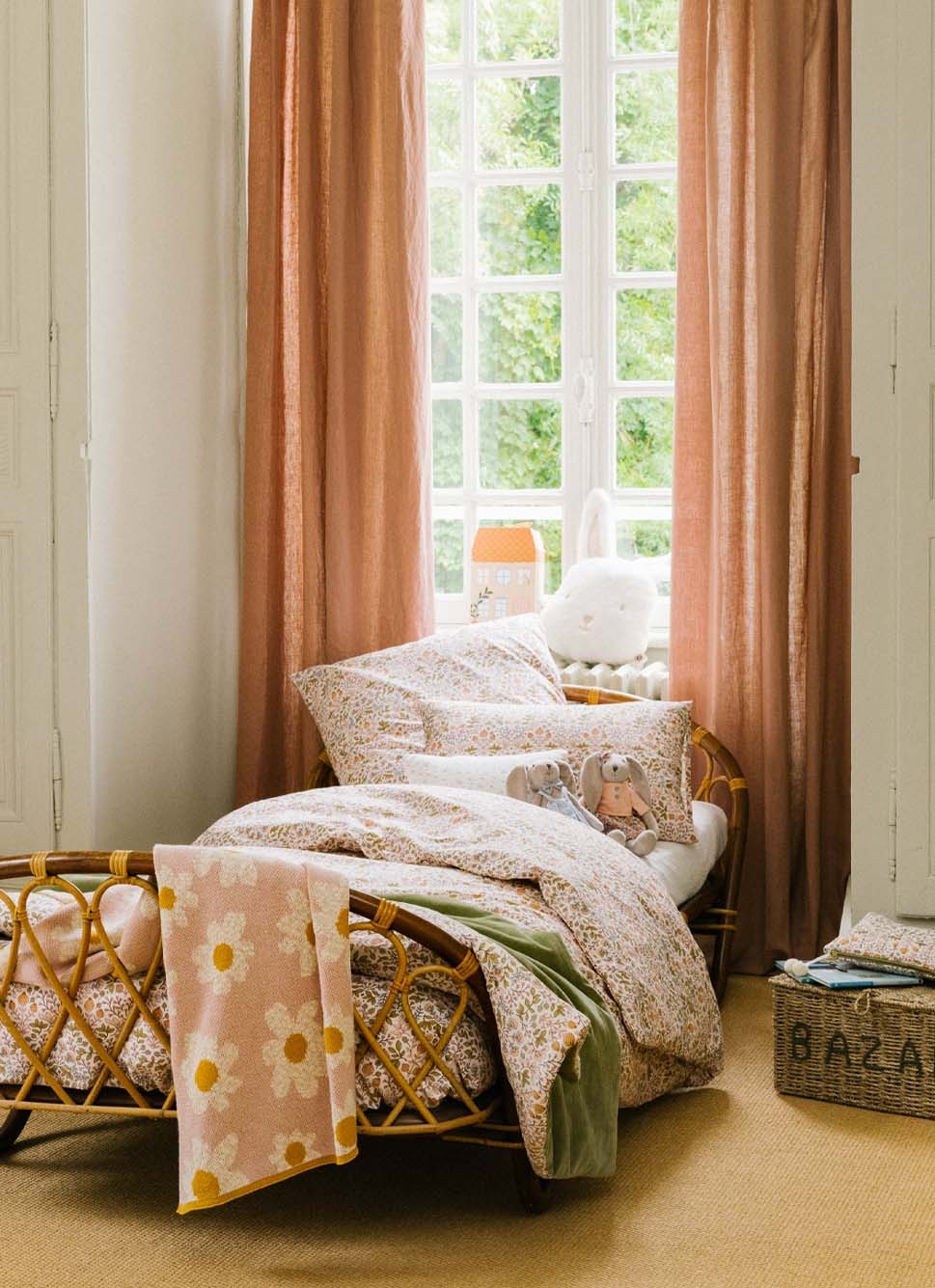 PLAID EN TRICOT DE COTON JACQUARD MOTIF FLORAL ROSE