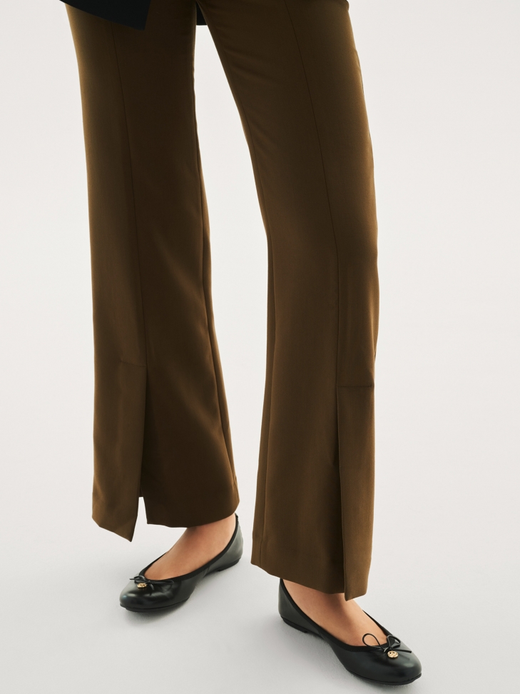 Ladies' black ballerinas