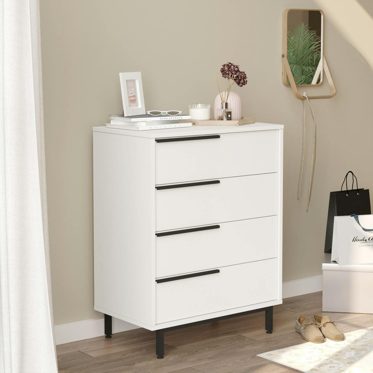Commode haute blanche à détails noirs, 4 tiroirs JENA