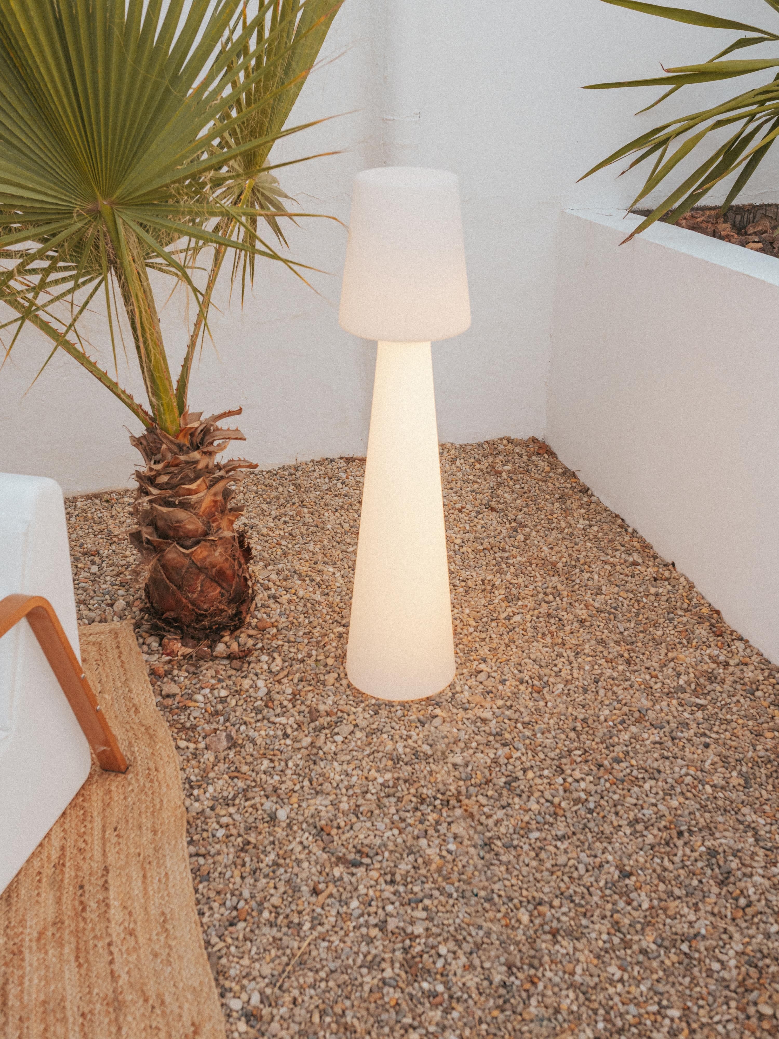 LED-Außenstehlampe Lola, in verschiedenen Größen